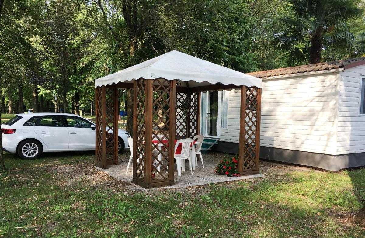 Mobile Home photo 1