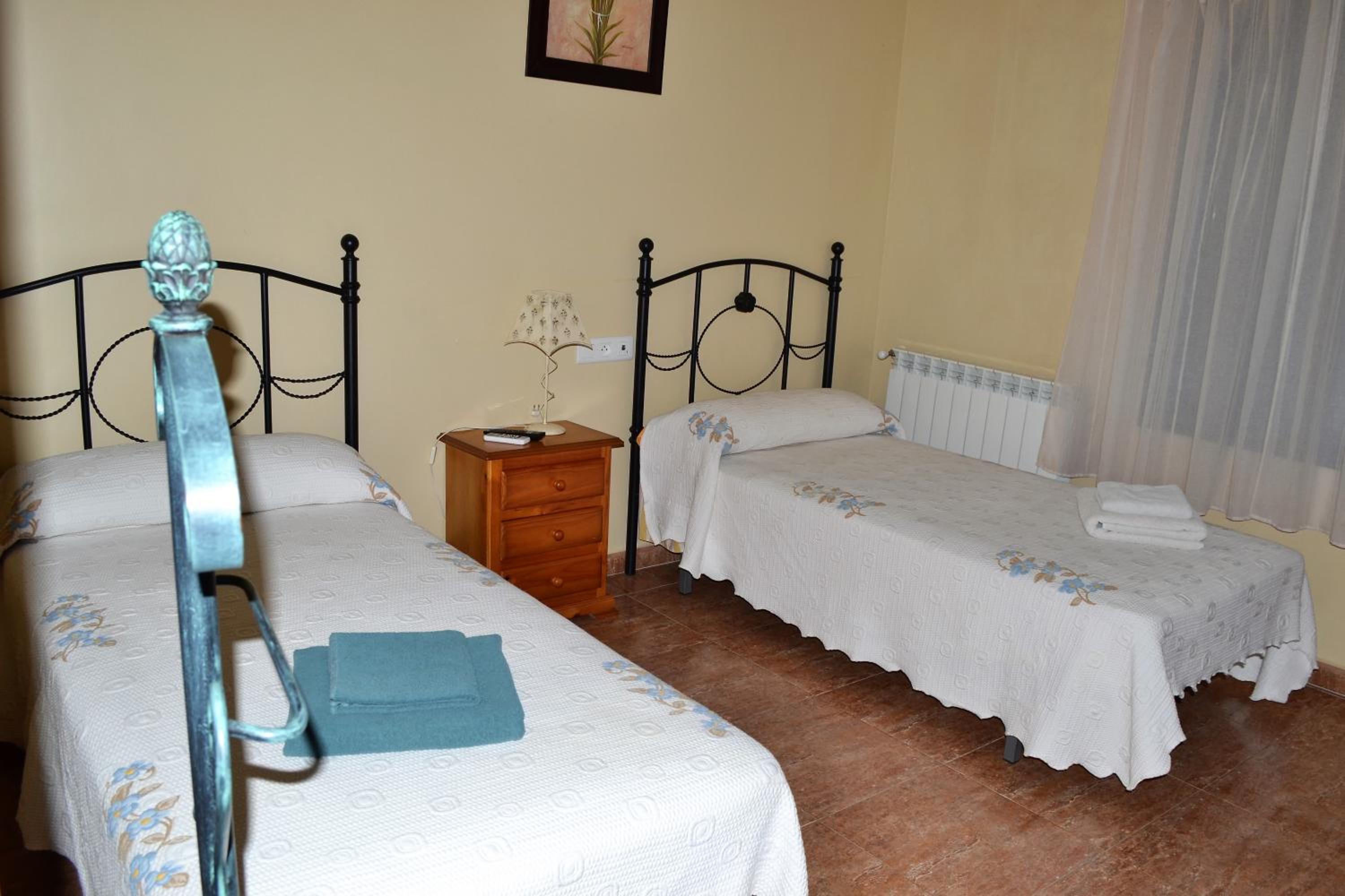 Double Room with Private Bathroom - Photo 20
