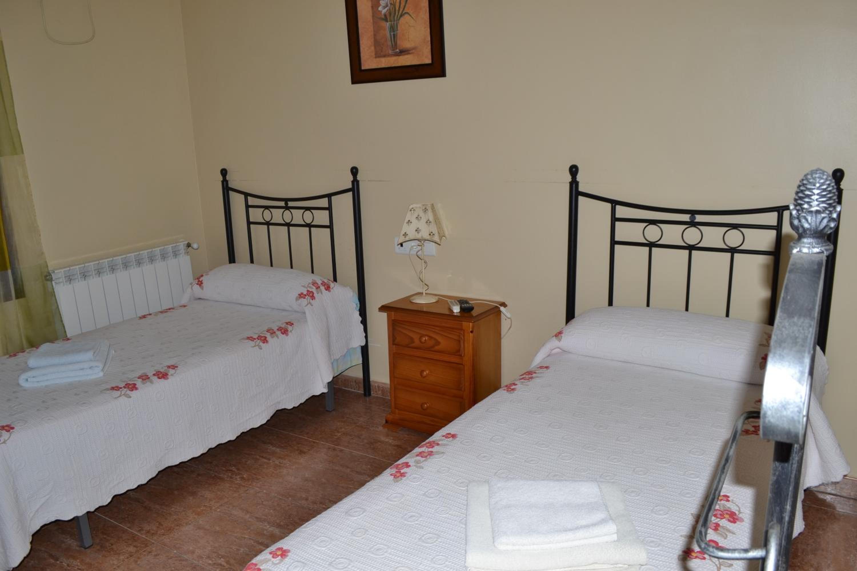 Double Room with Private Bathroom - Photo 1