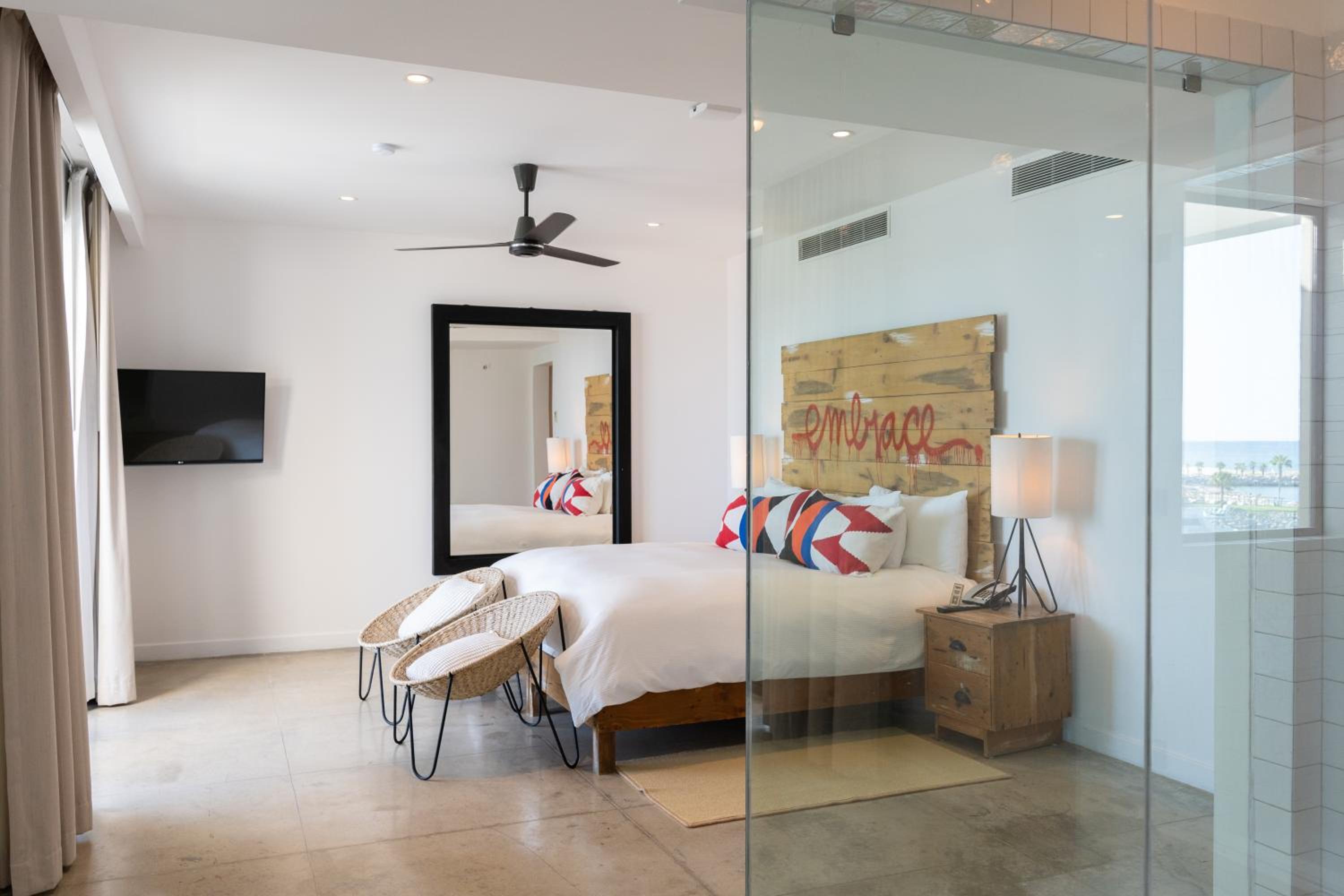 Two-Bedroom Suite - Photo 13
