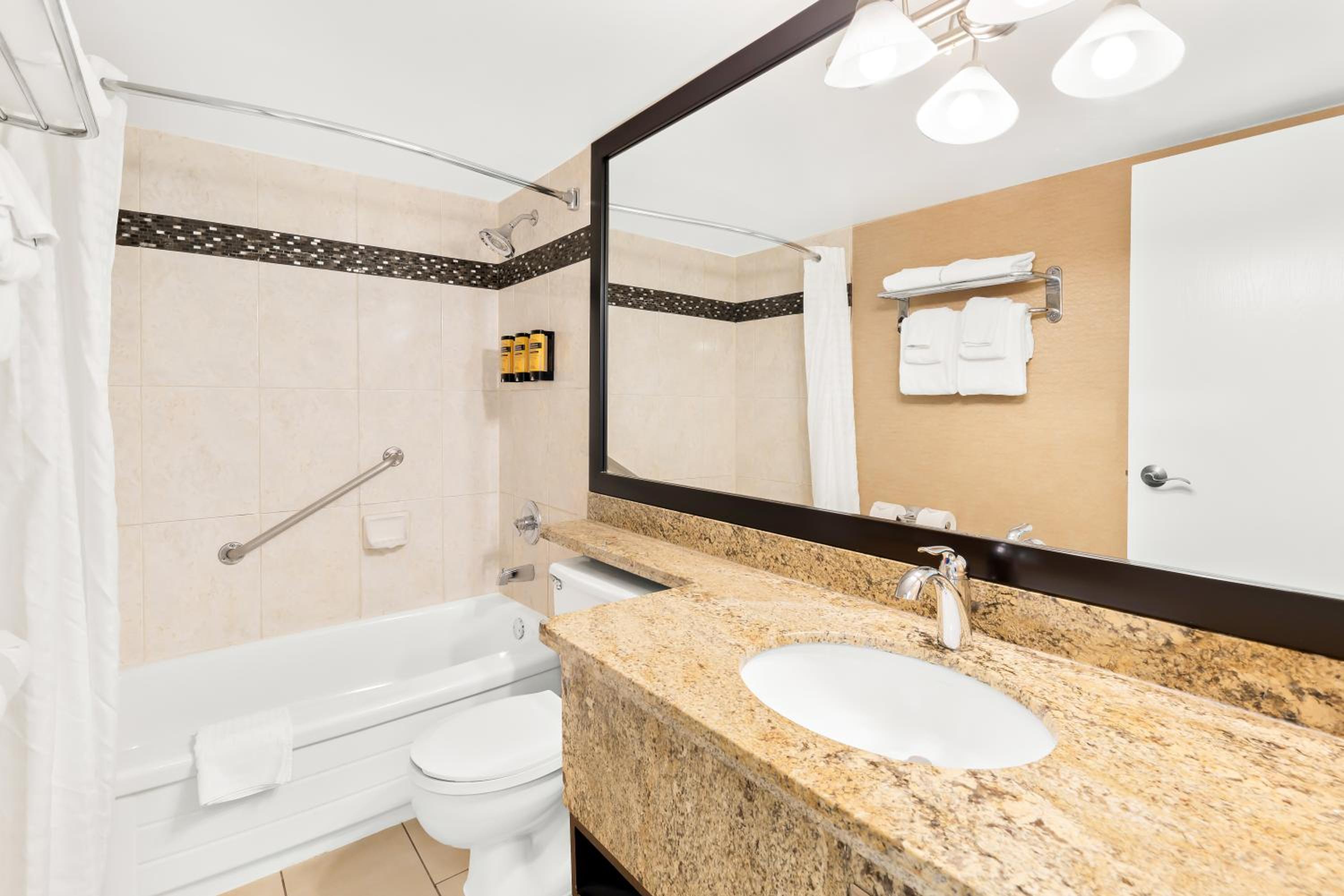 Suite with Double Bed and Sofa Bed - Kitchenette photo 3