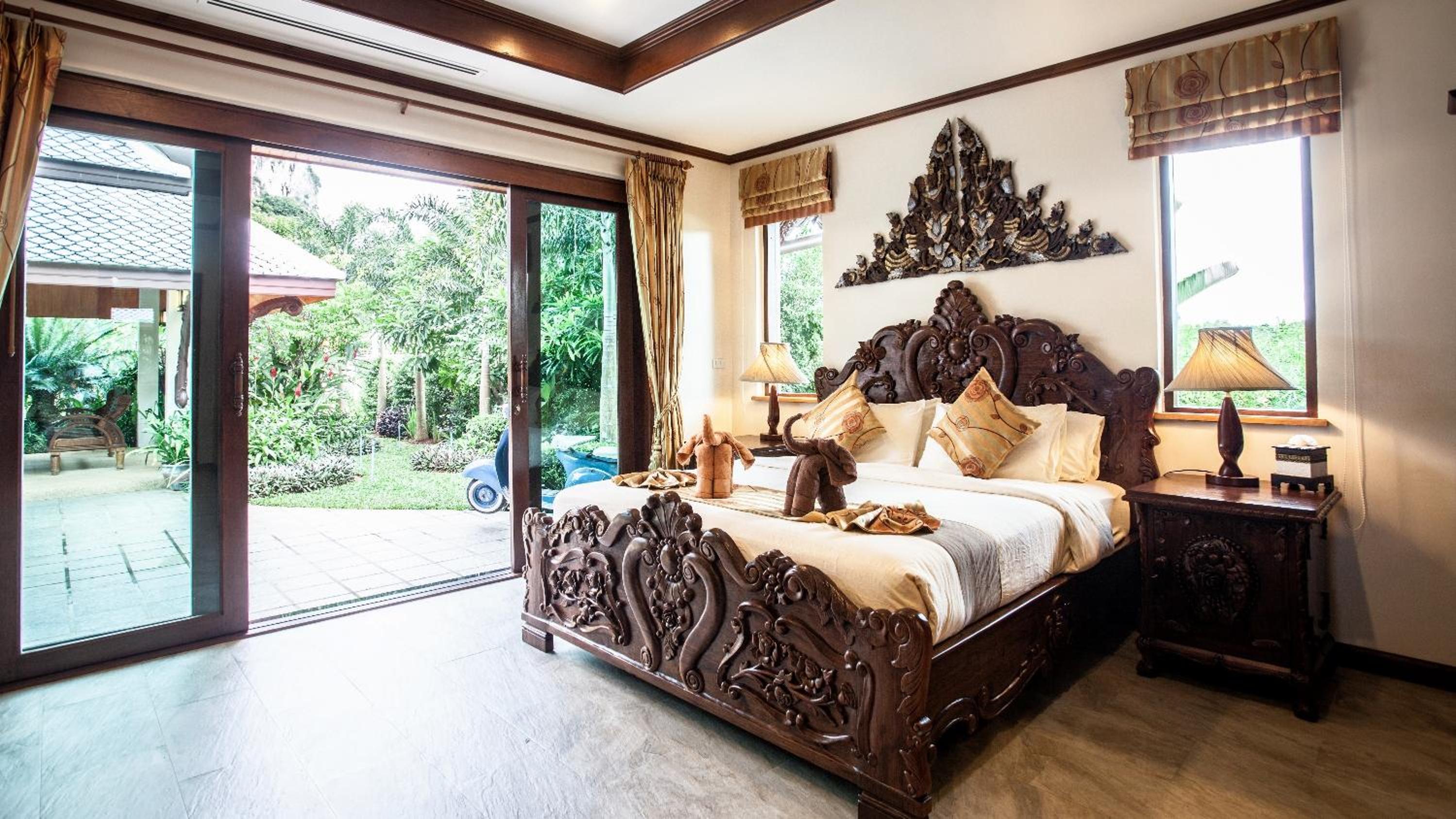 5 Bedroom Villa With Private Pool