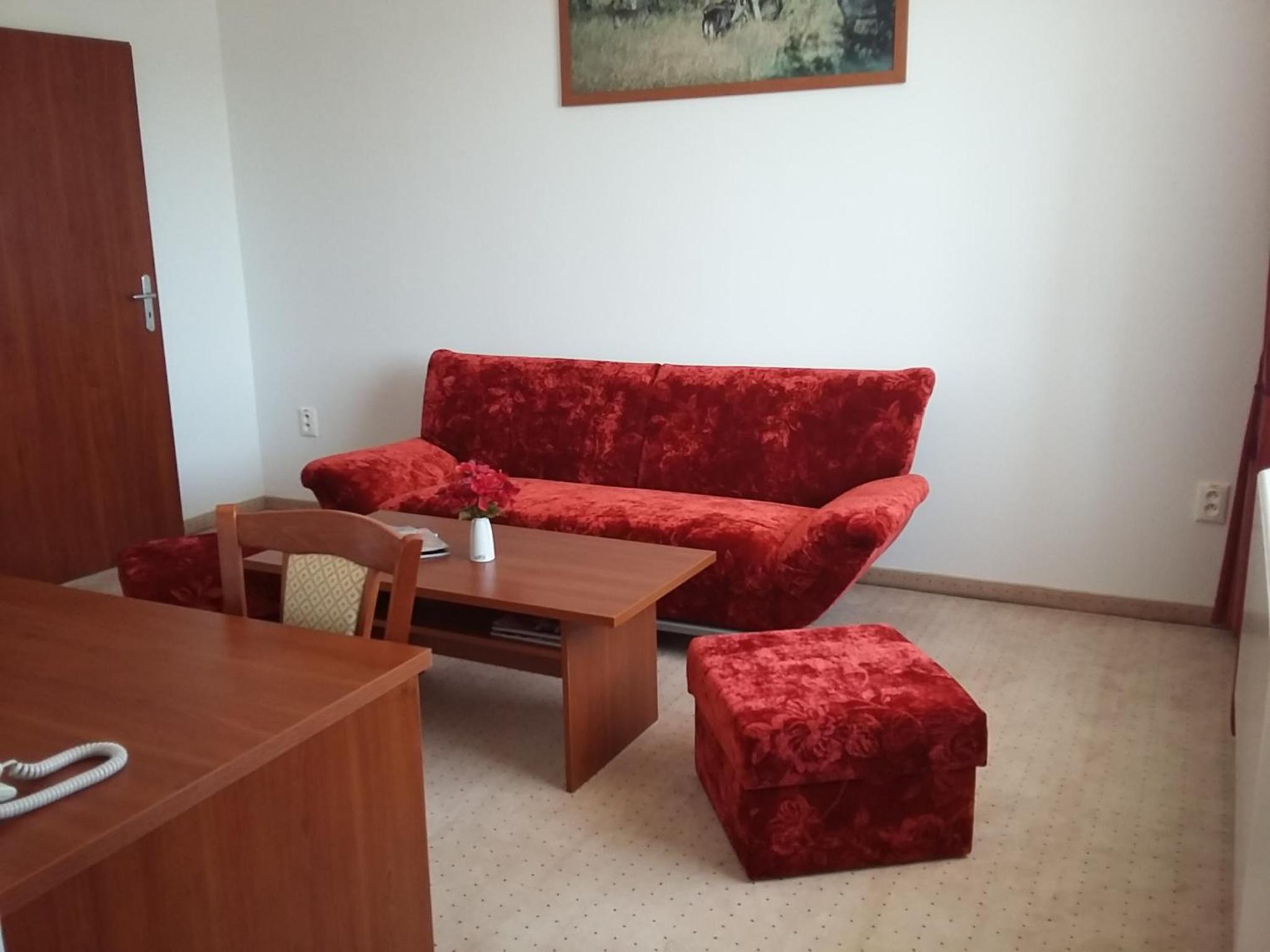 One-Bedroom Apartment - Photo 3