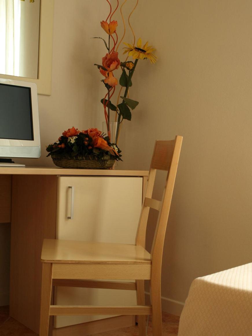 Single Room photo 3