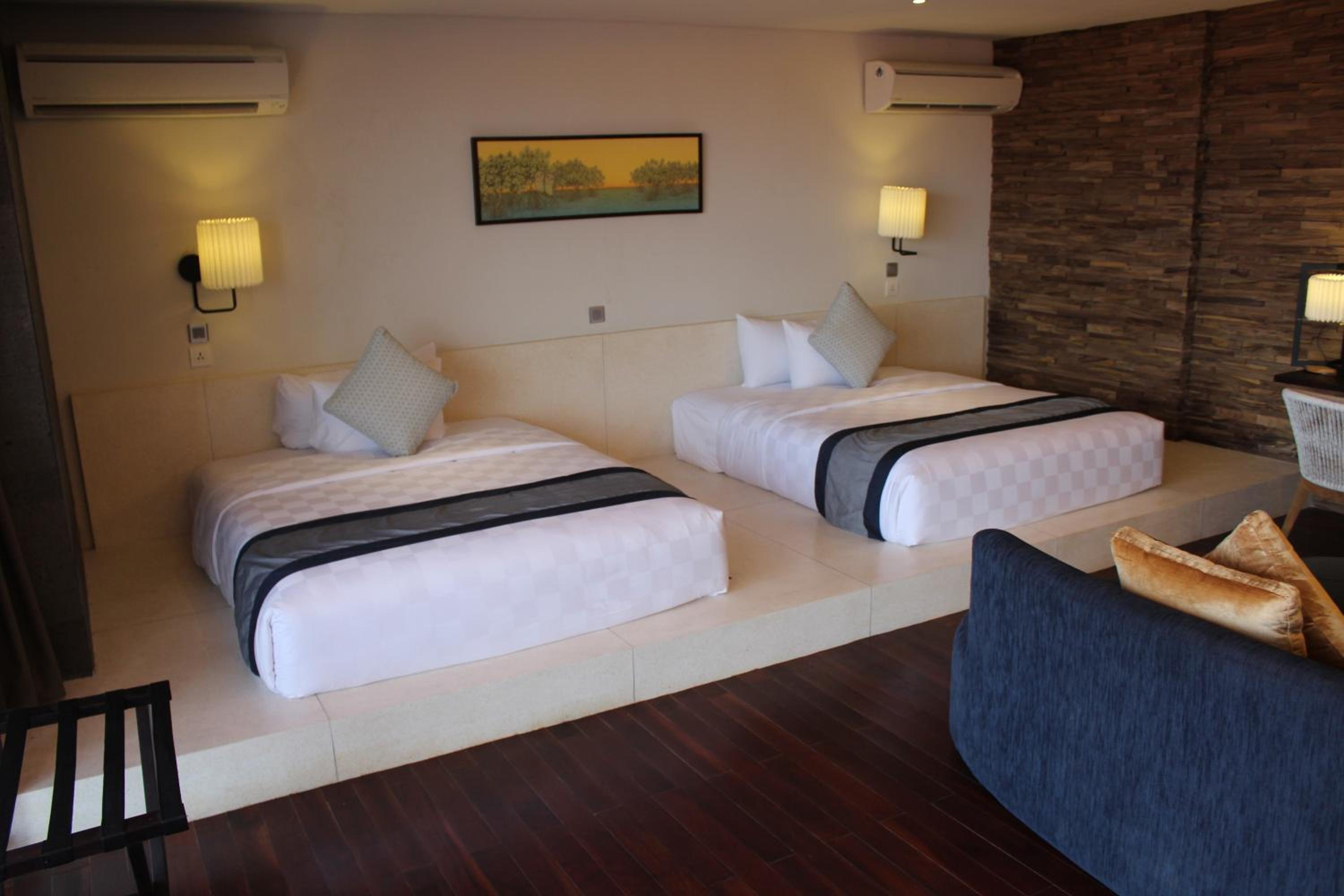 Premium Suite with Free Sauna & Ice Plunge Facilities