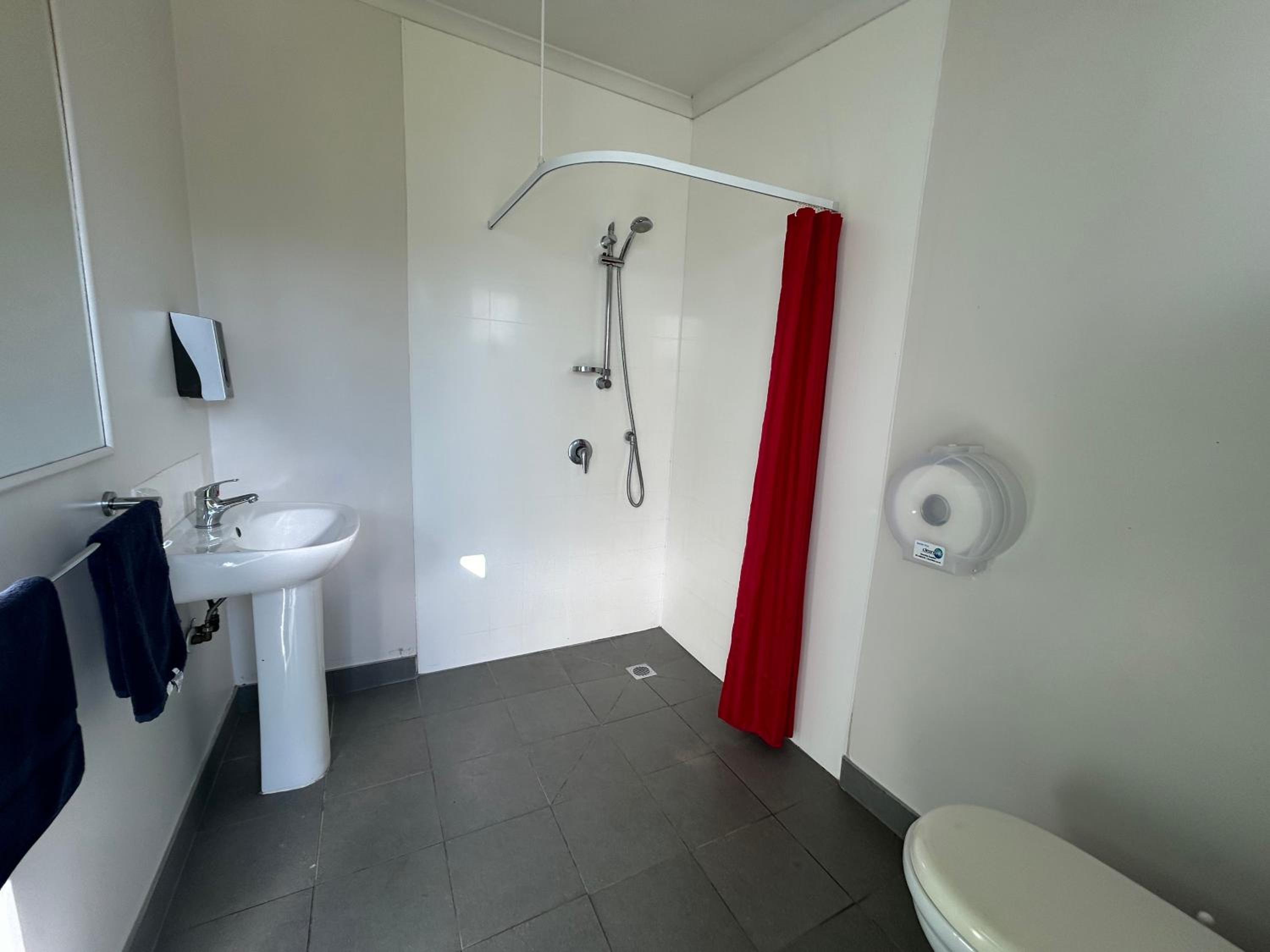 Basic Triple Room with Shared Bathroom photo 2