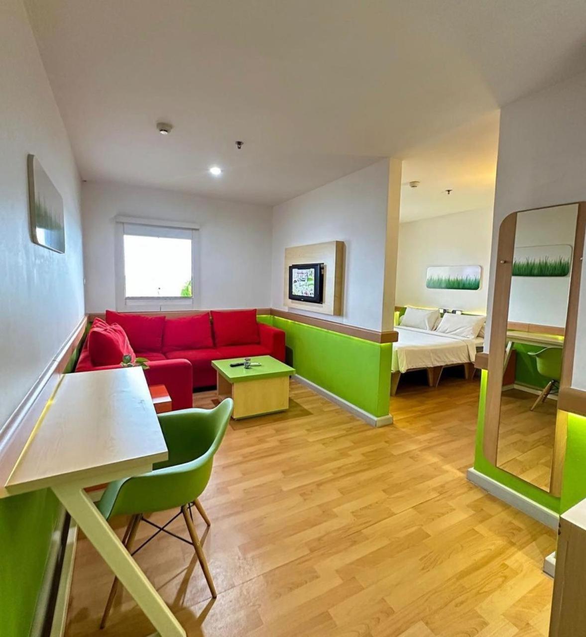 Executive Room - Photo 3