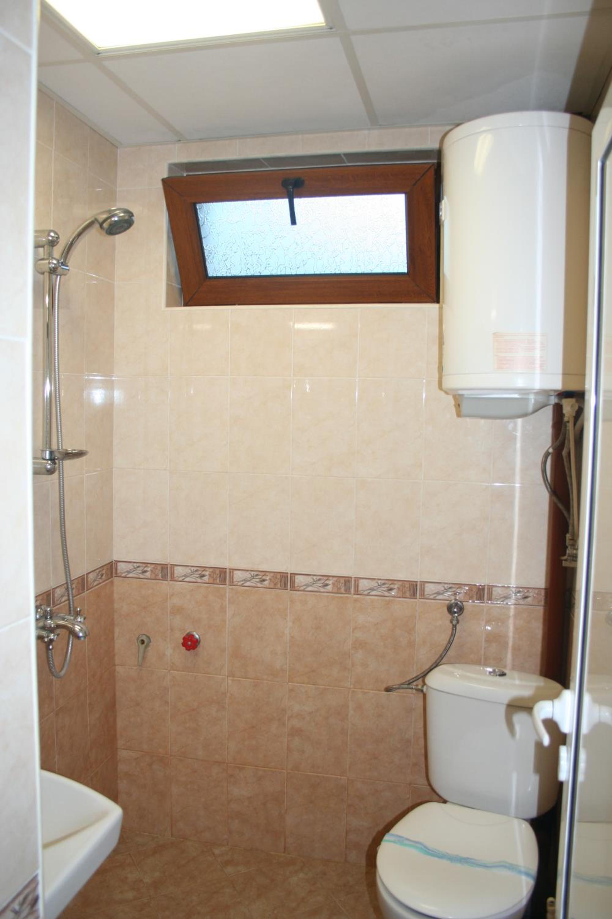 Deluxe Double Room (2 Adults + 1 Child) photo 2