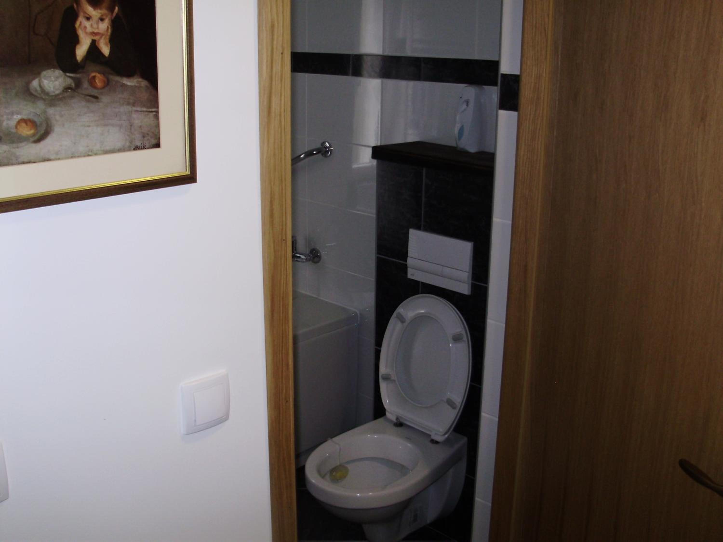 One-Bedroom Apartment - Photo 27