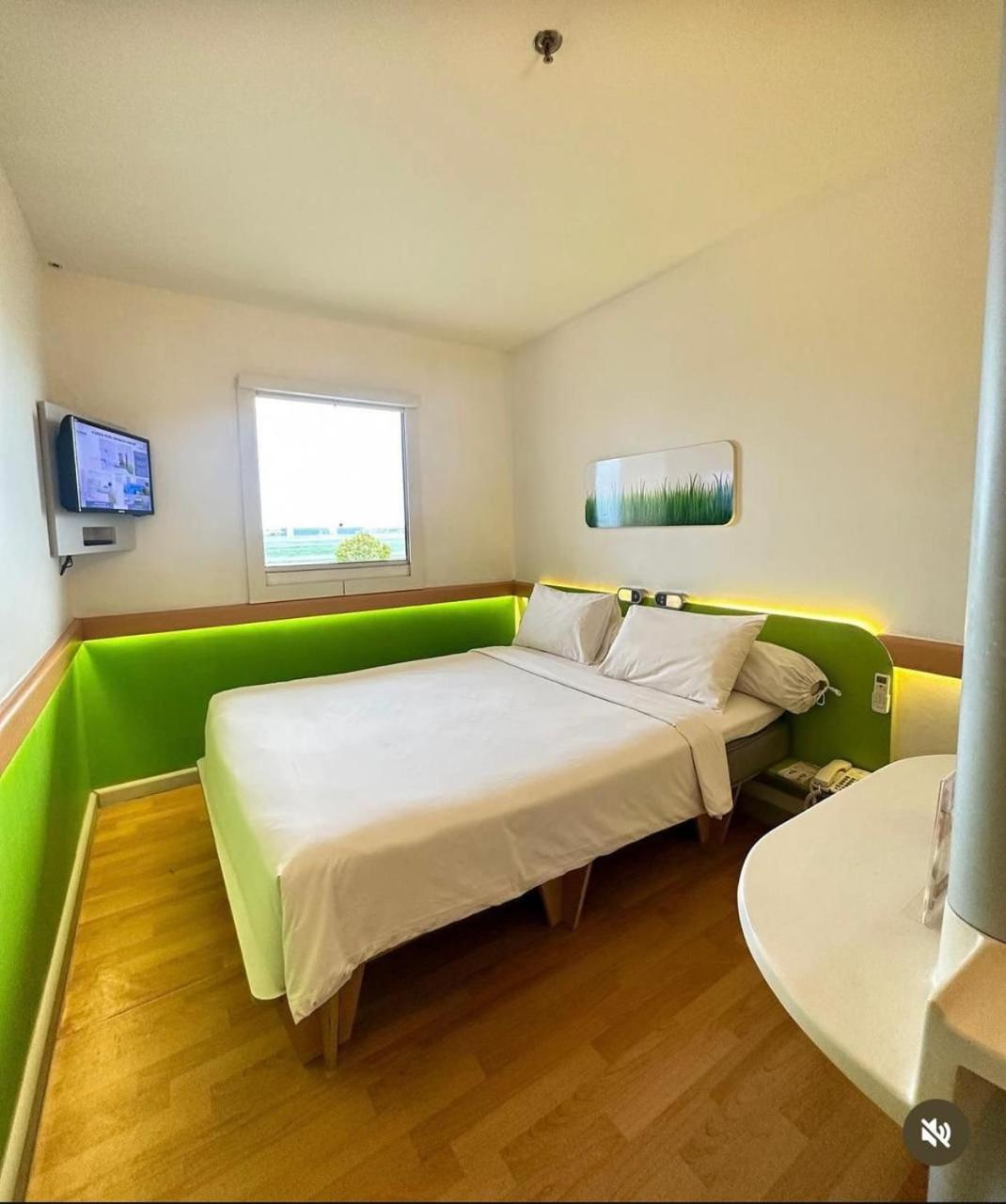 Executive Room - Photo 4