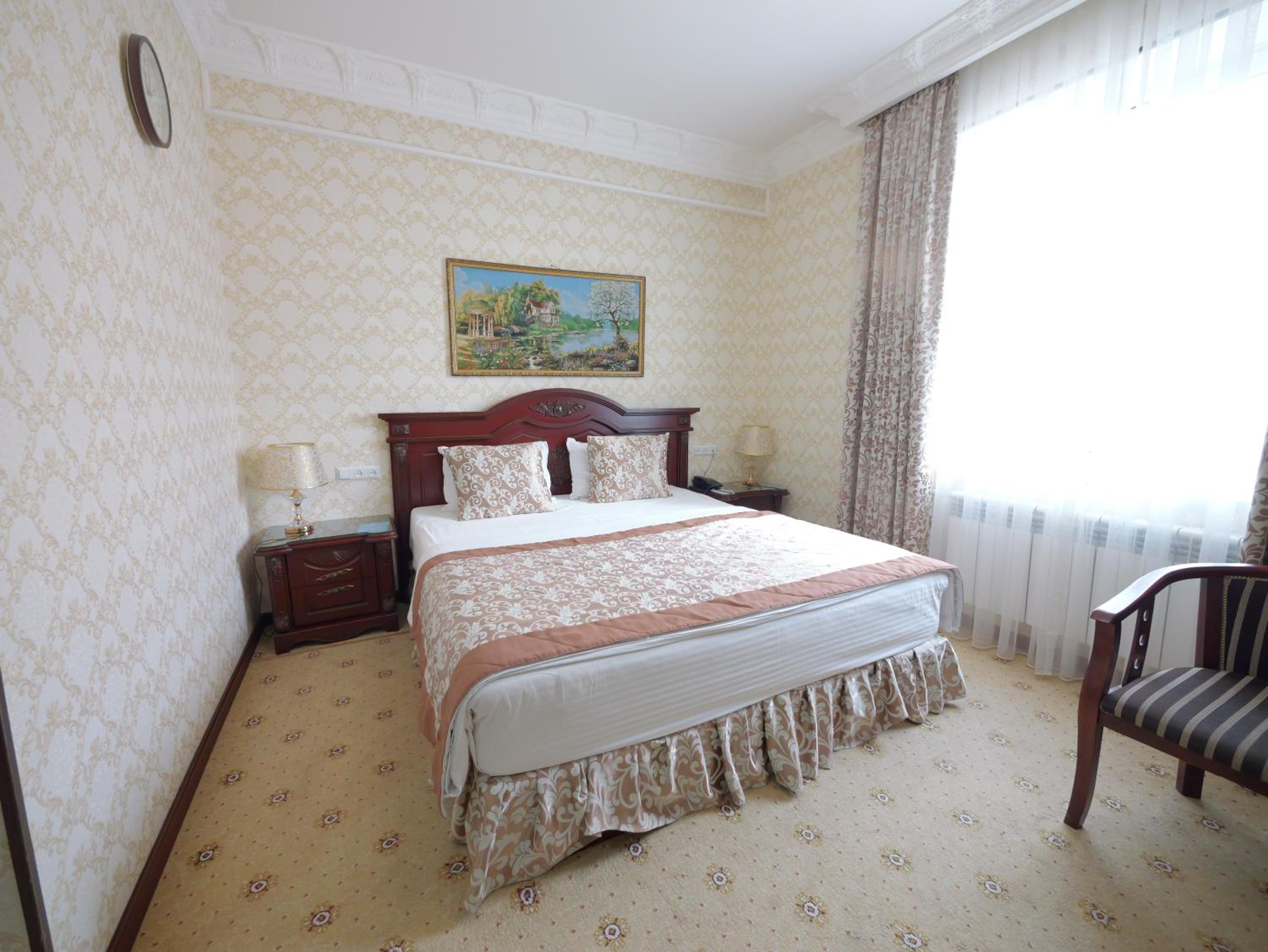 Large Double or Twin Room