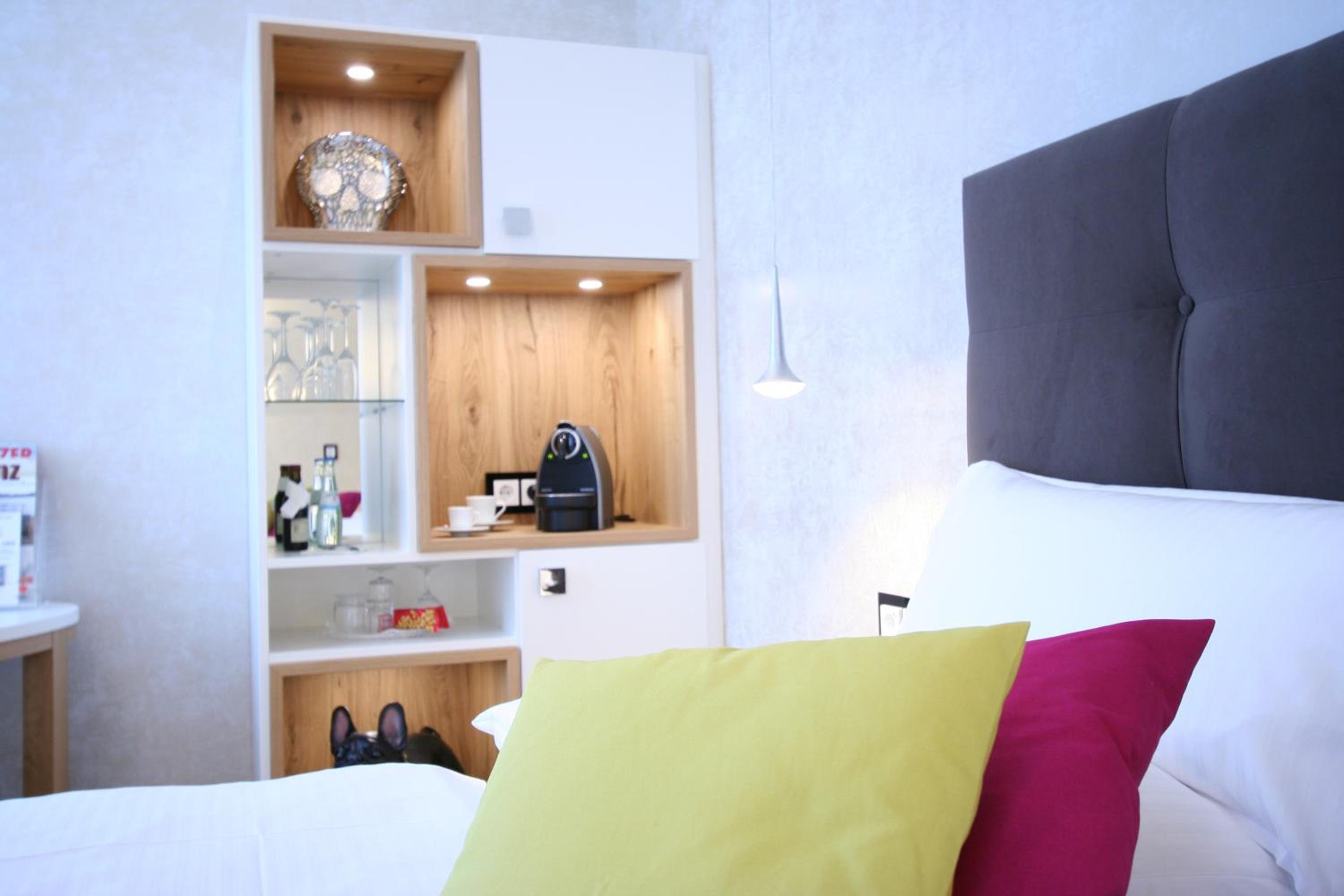 Deluxe Double Room - Photo 8
