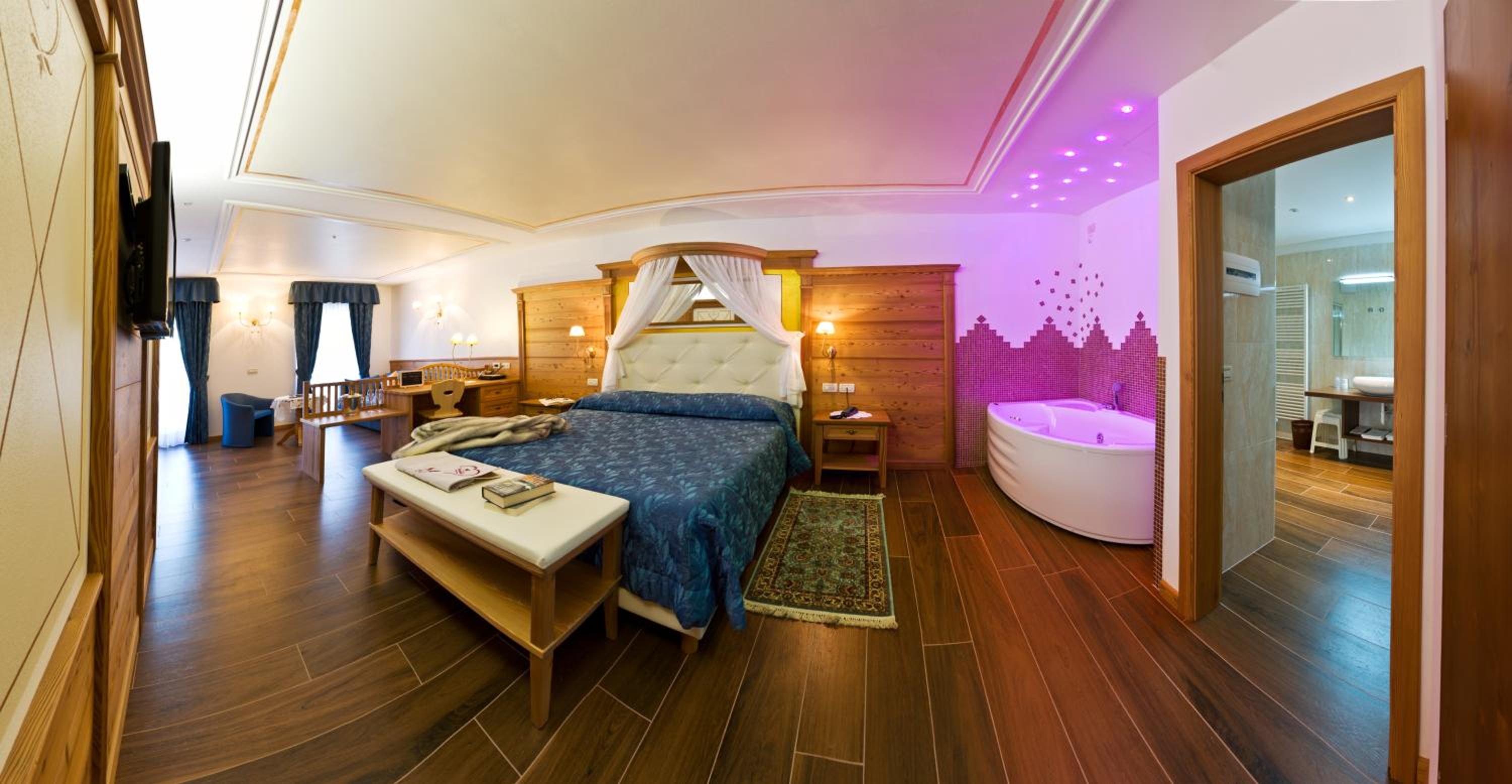 Junior Suite (2 Adults)