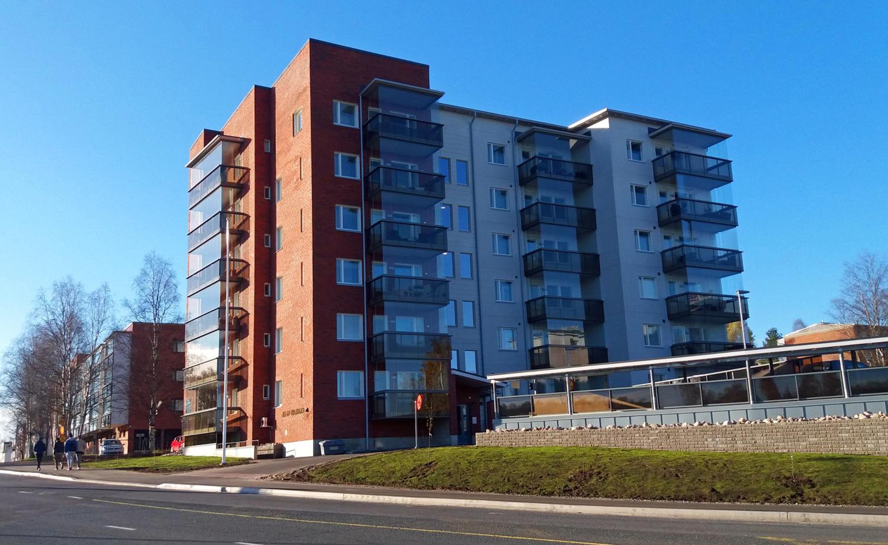 Apartment with Lake View - Photo 20