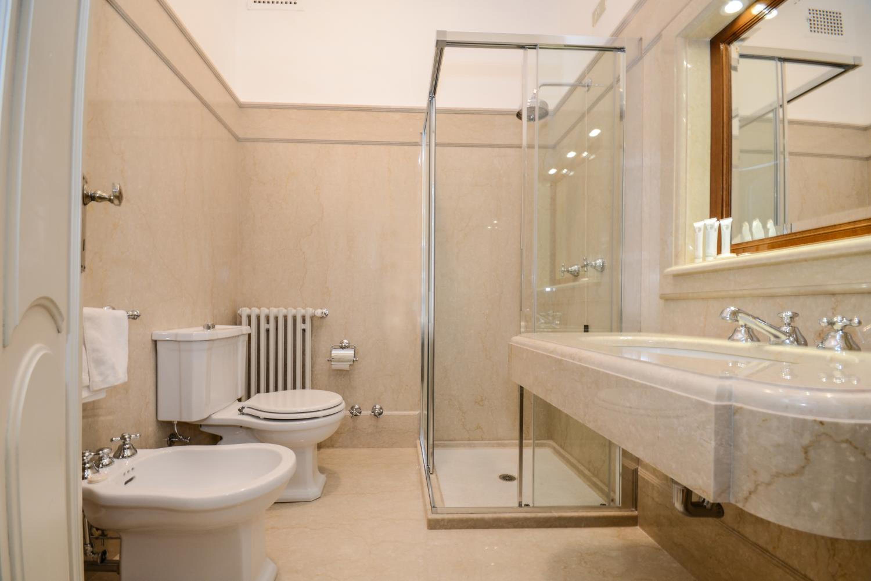 Superior Double Room - Photo 8