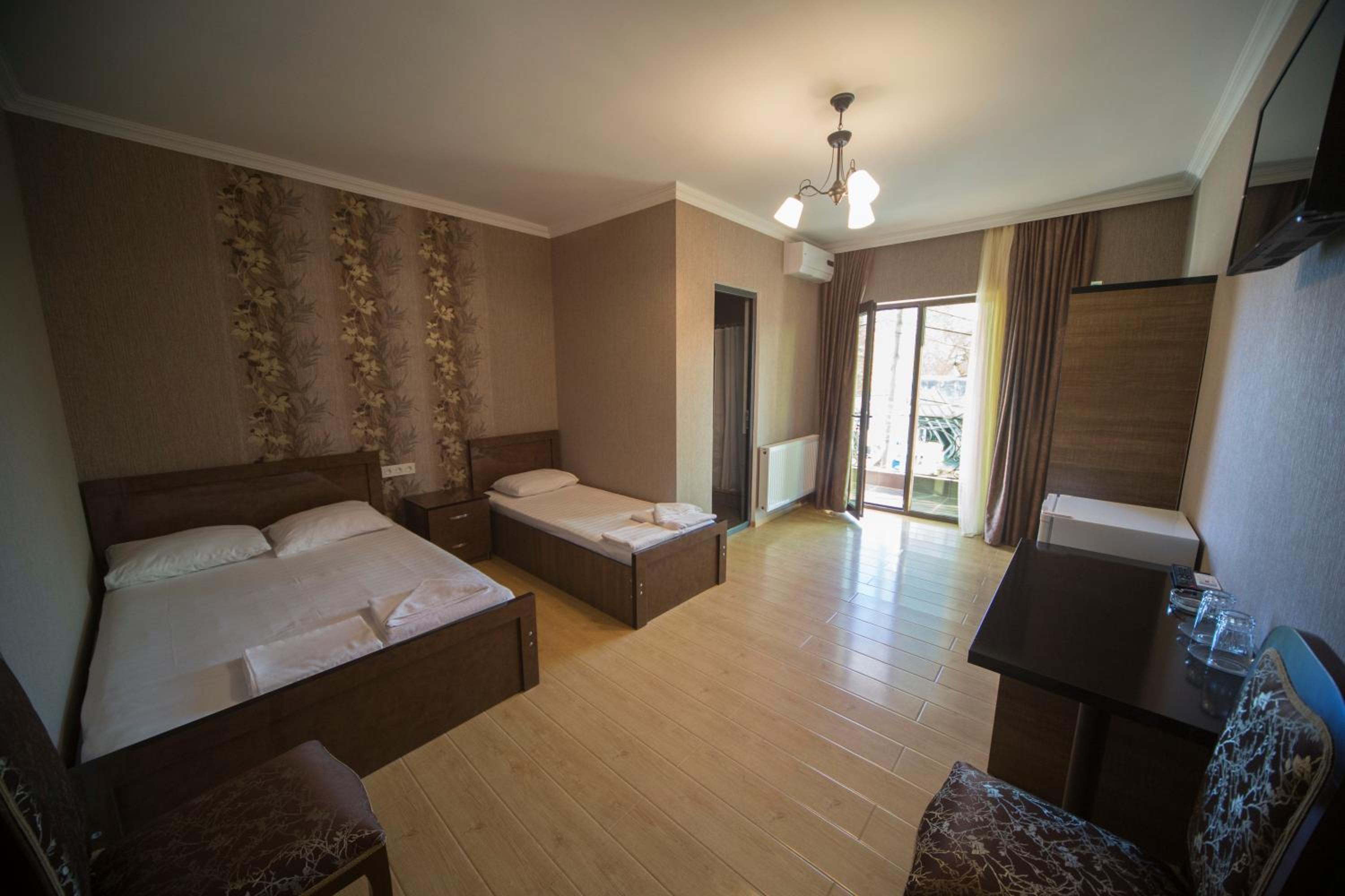 Standard Double Room photo 3