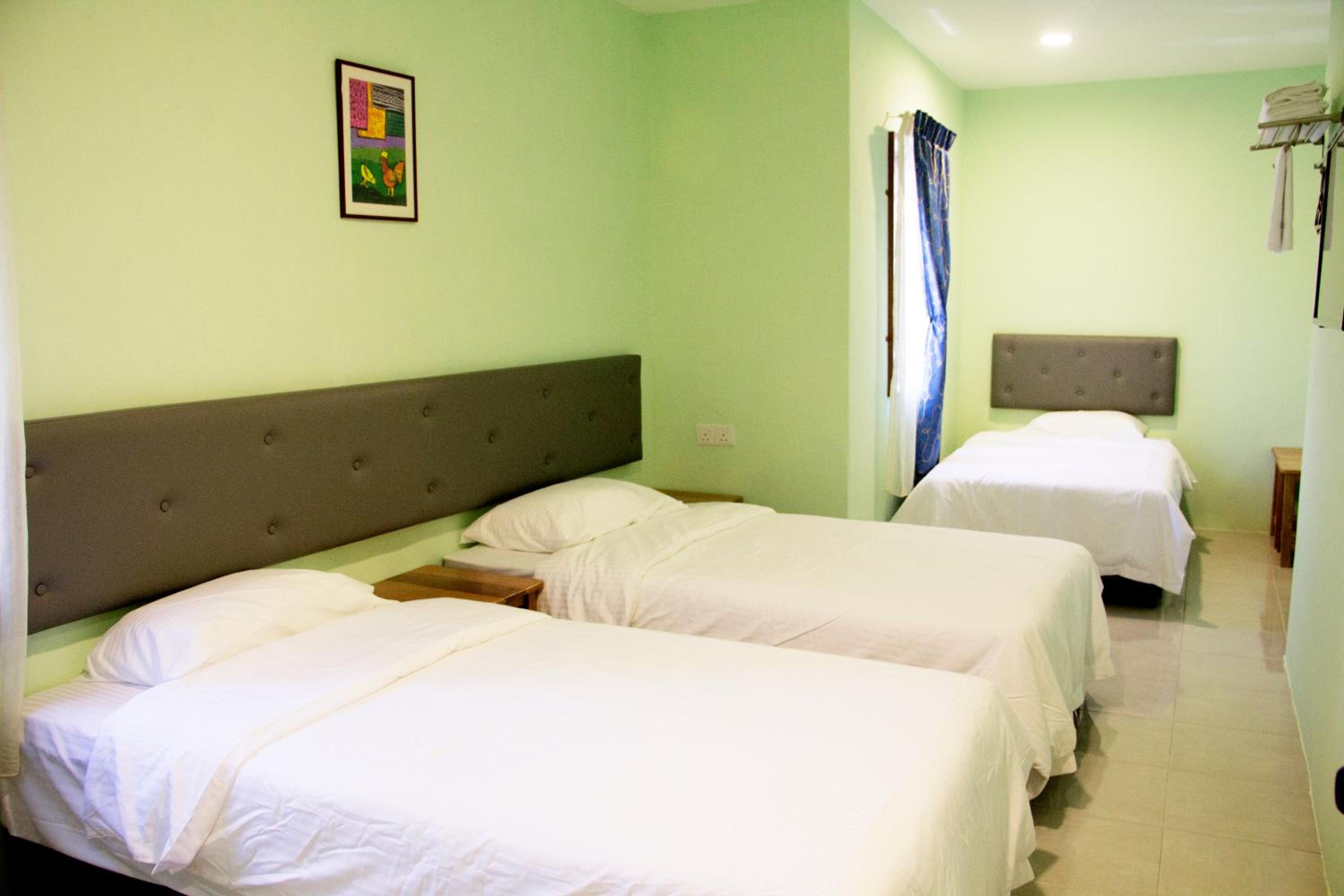 Triple Room With Private Bathroom
