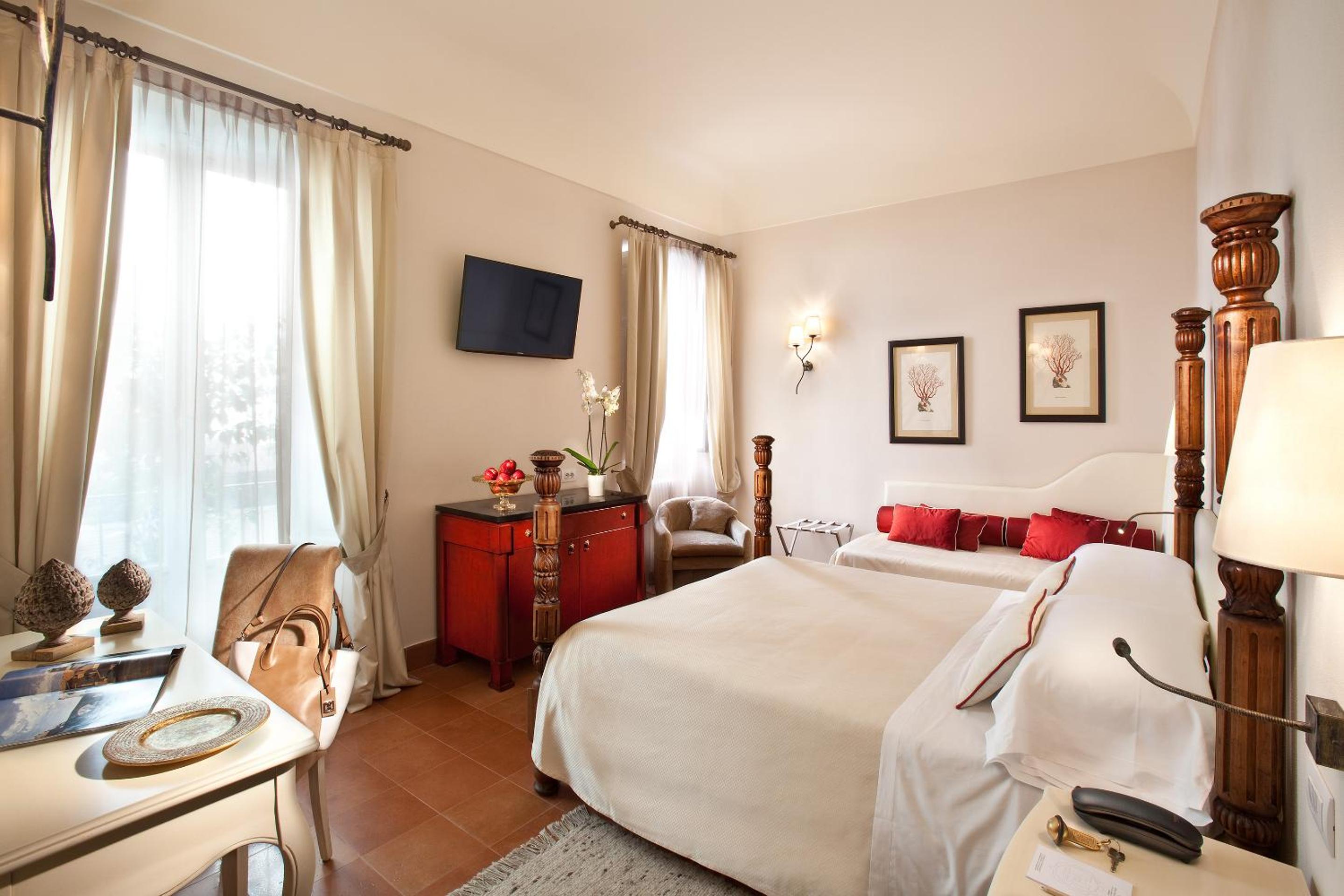 Double or Twin Room - Photo 6