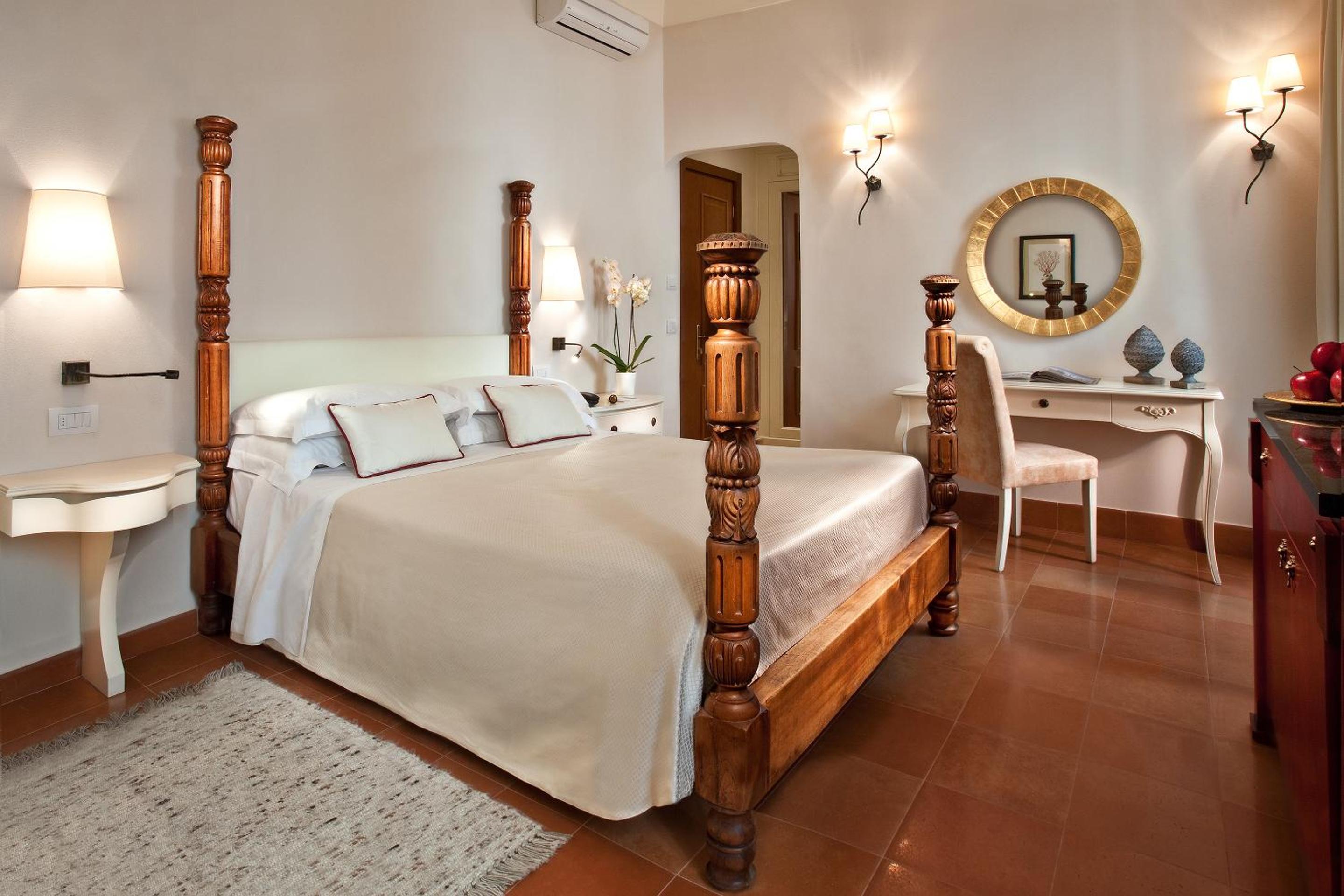 Double or Twin Room - Photo 10