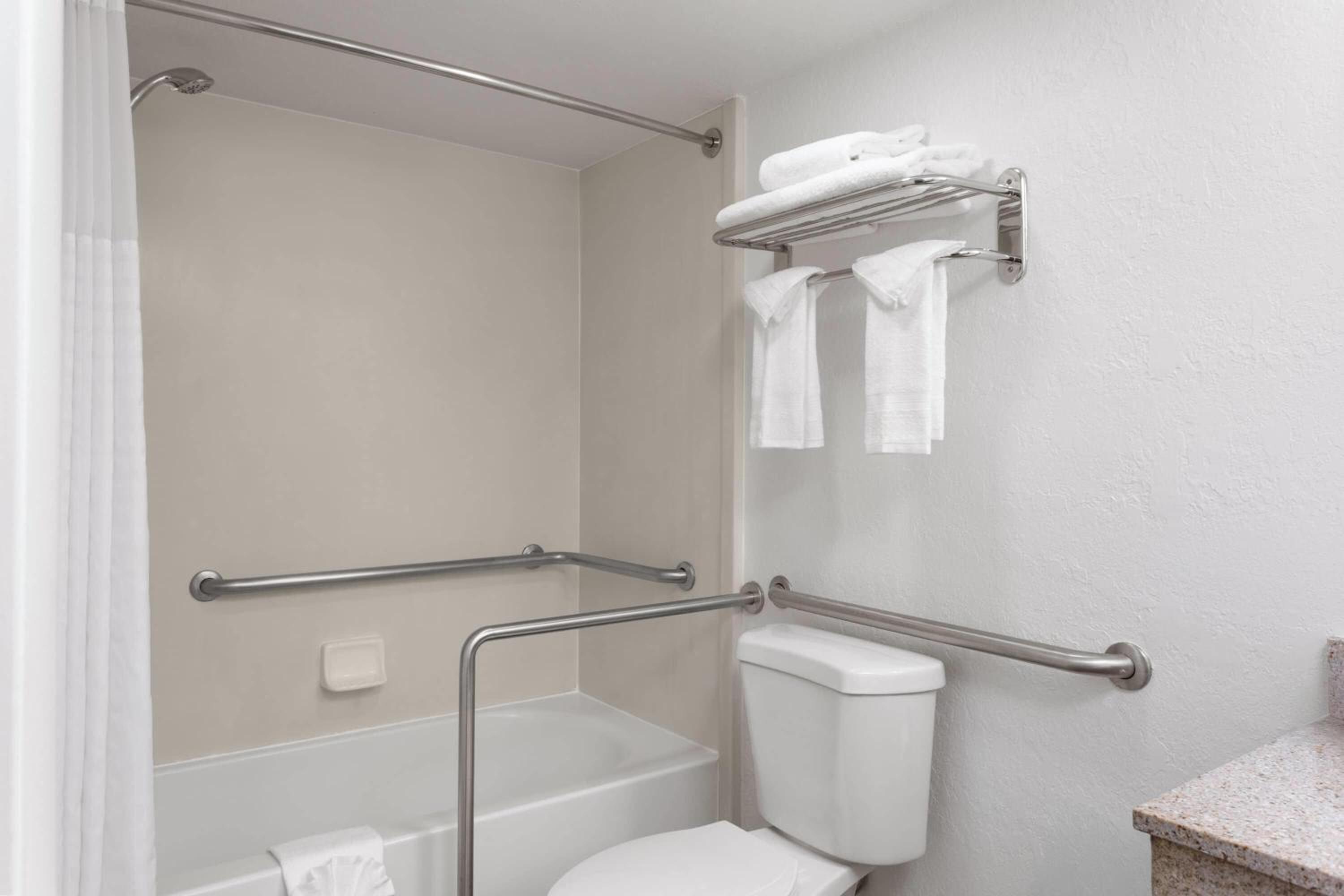 Deluxe King Room with Tub w/Grab Bars - Non-Smoking photo 2