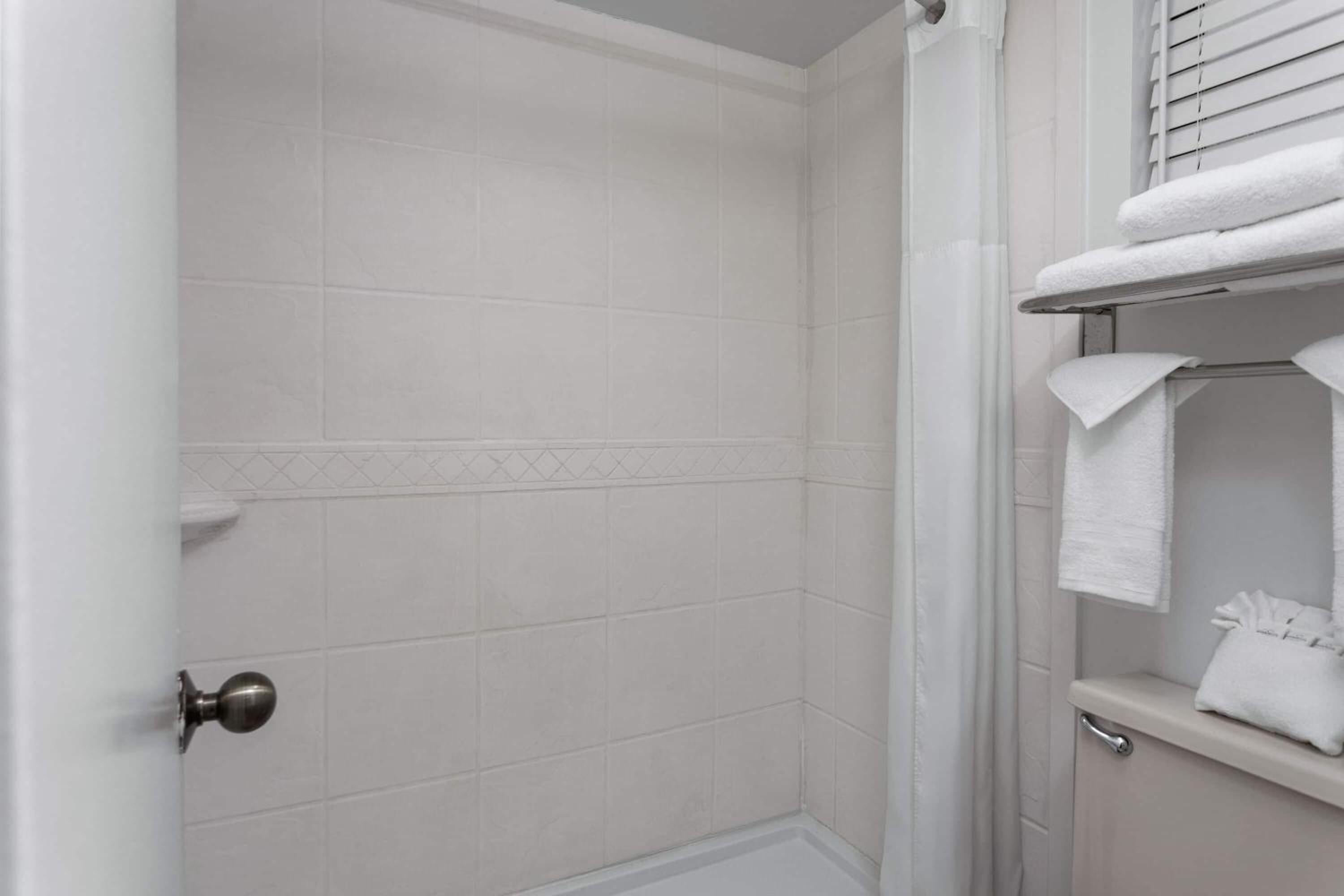 King Studio Suite - Non-Smoking photo 2