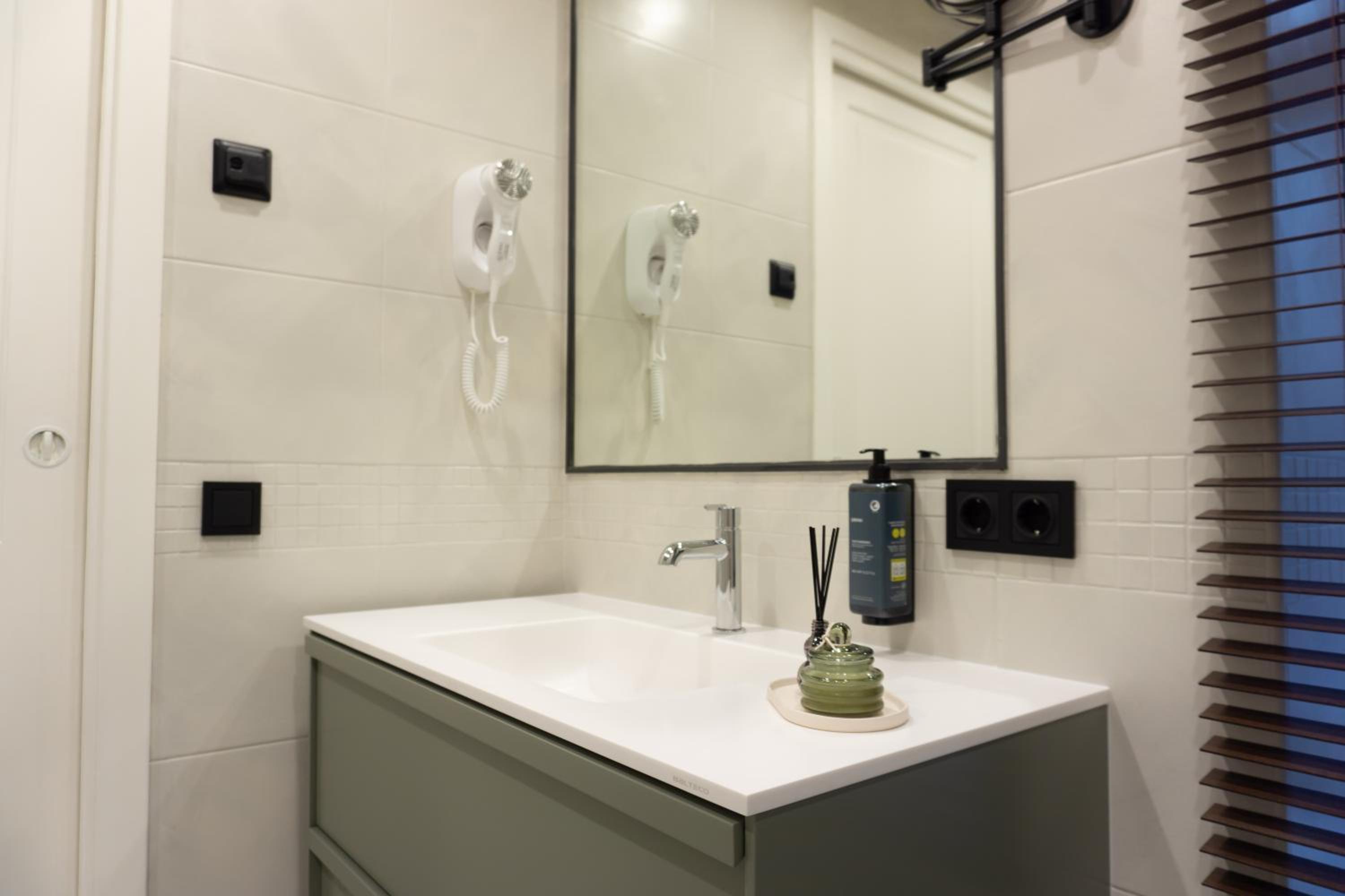 Two-Bedroom Apartment - Photo 7