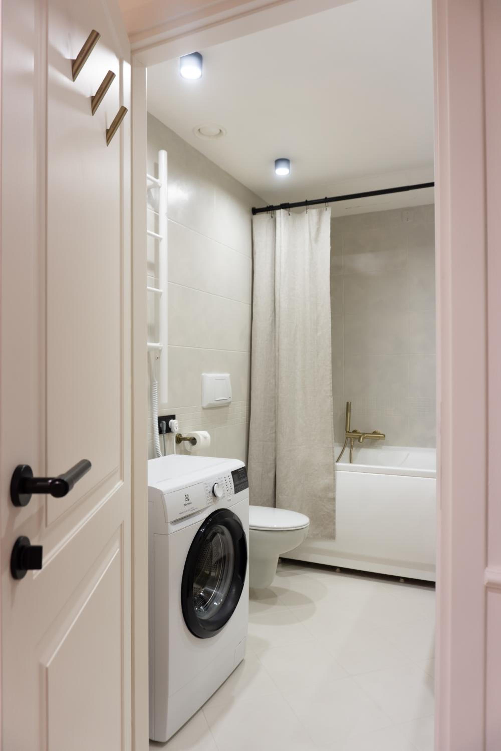 Two-Bedroom Apartment - Photo 2