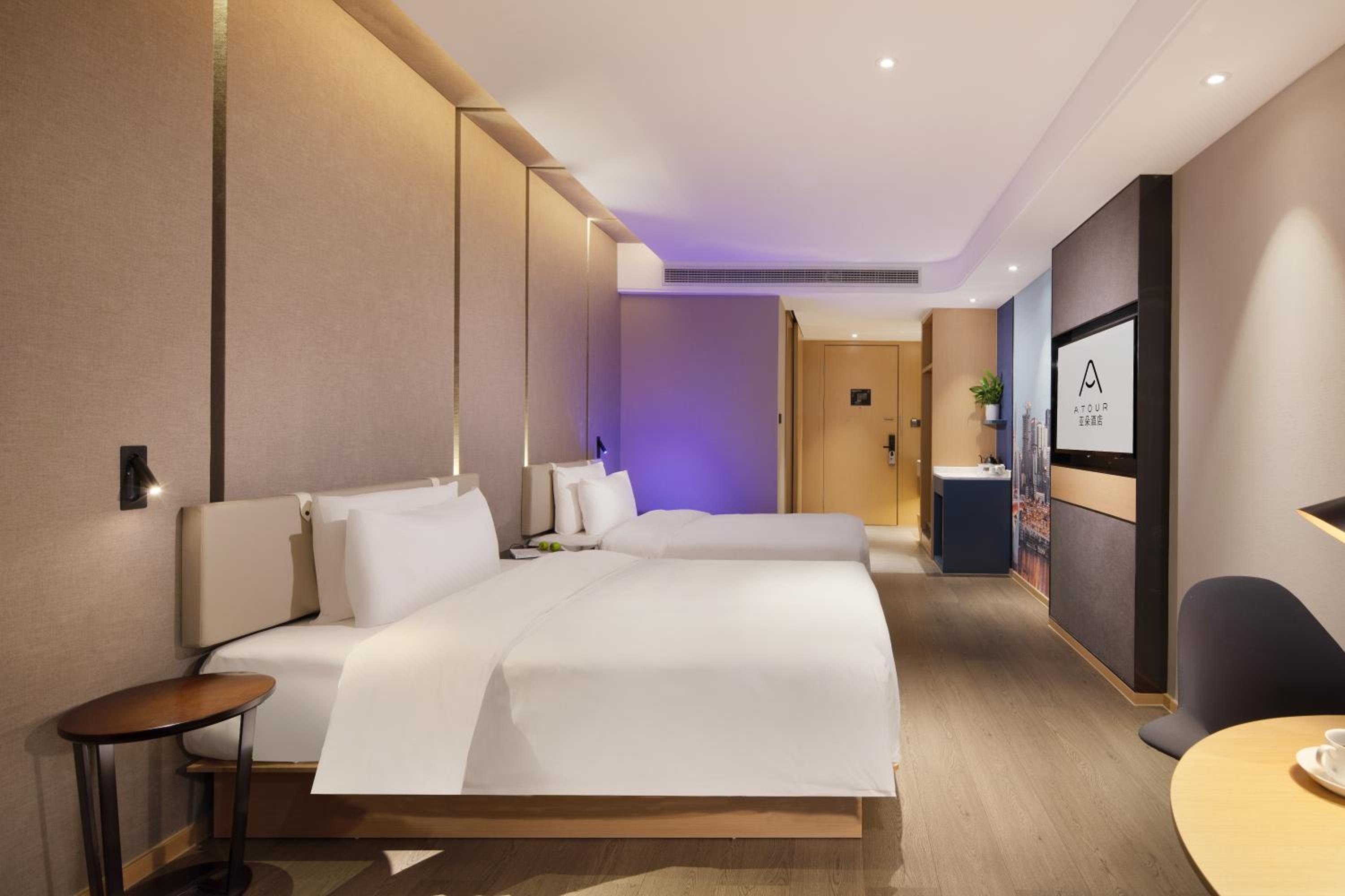 Superior Twin Room with City View photo 2