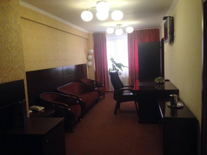 Superior King Suite - Photo 9