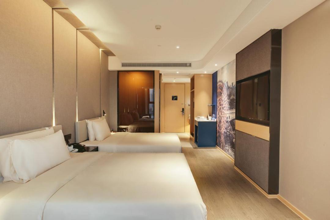 Jimu Twin Room with River View photo 3