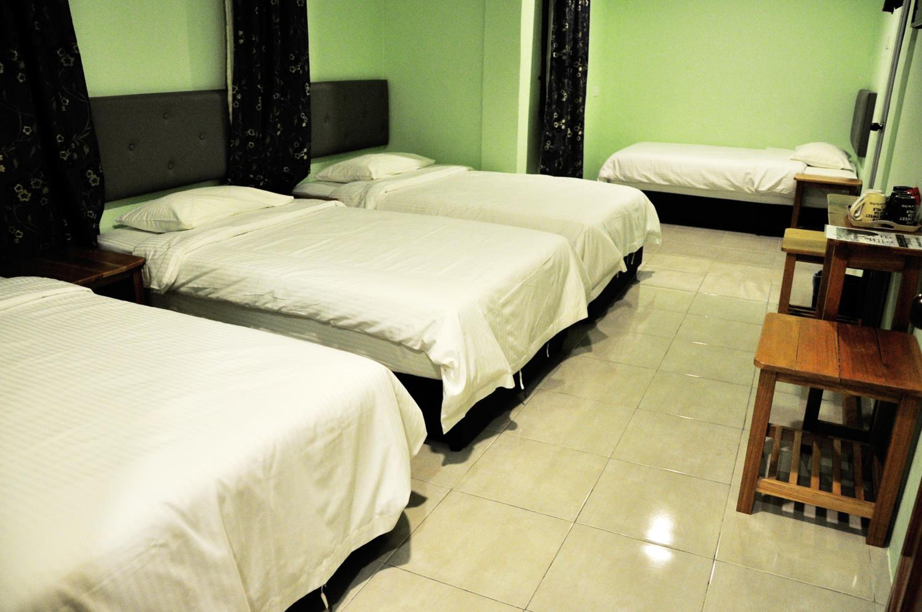 Quadruple Room With Private Bathroom