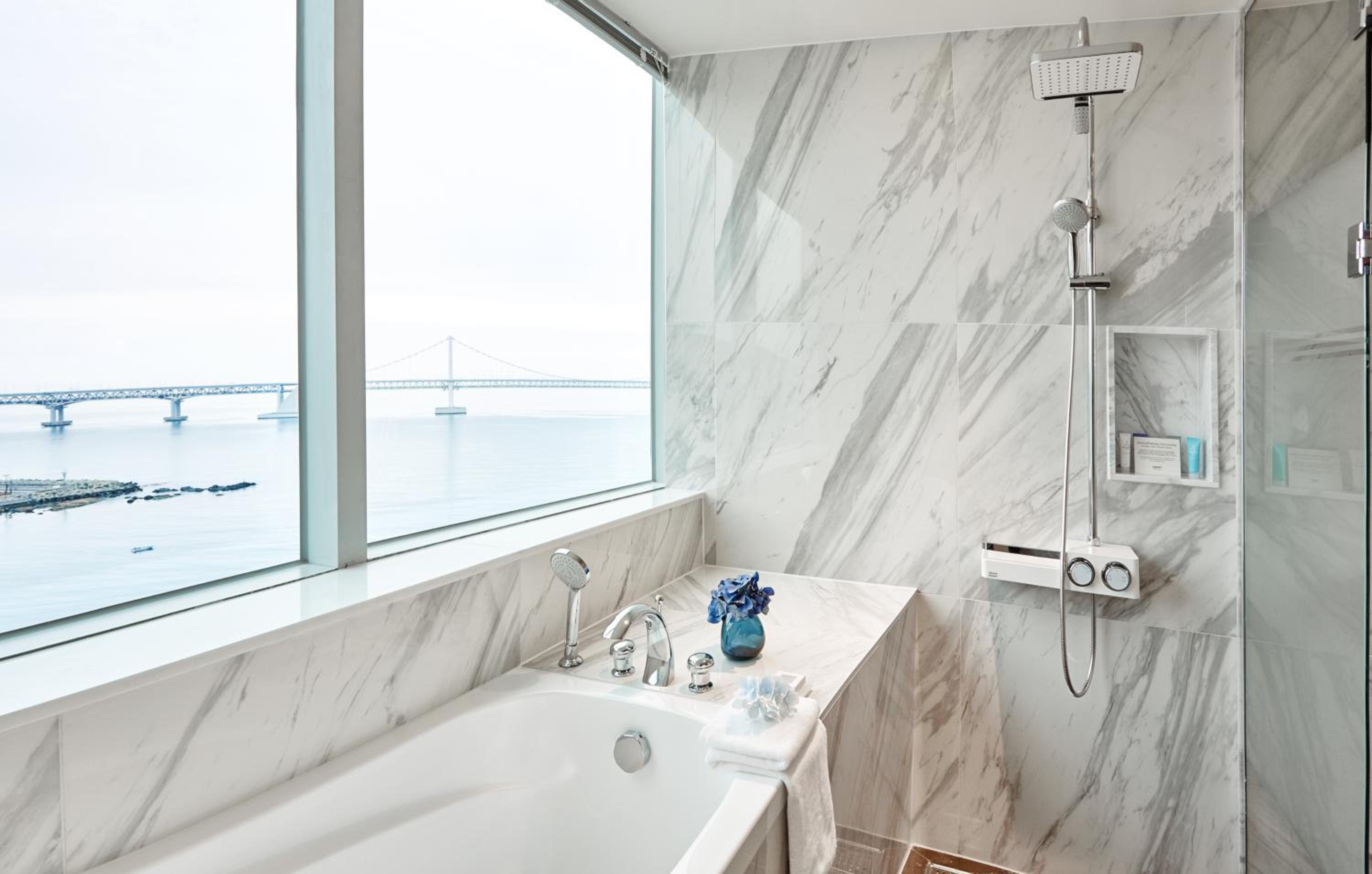 Suite with Sea View photo 3