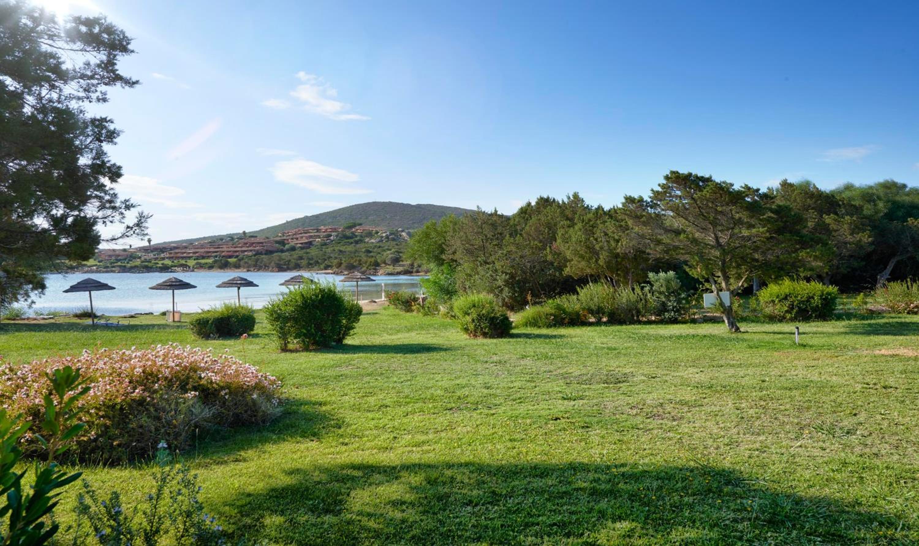 Three-Bedroom Apartment with Sea View photo 2