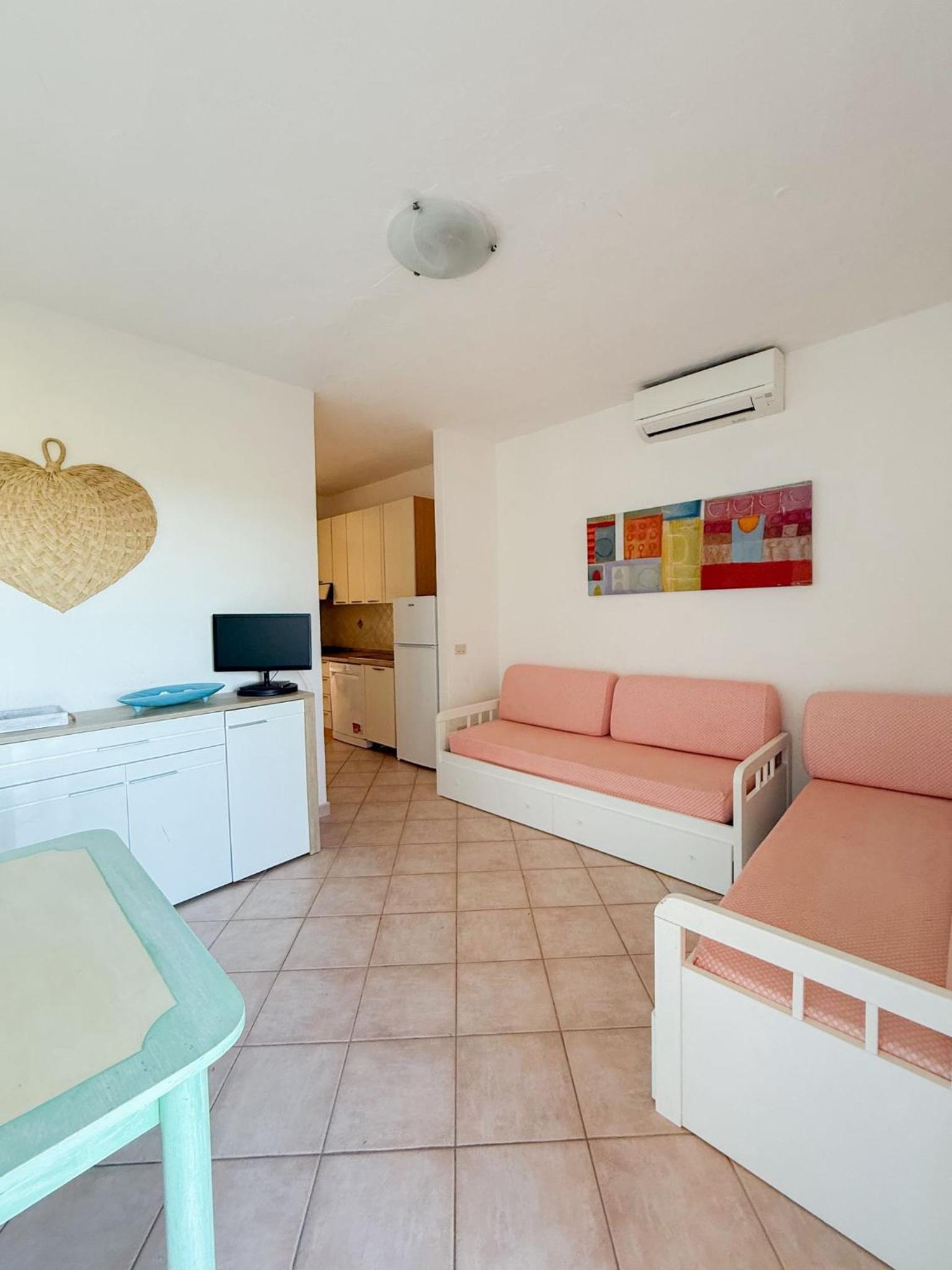 One-Bedroom Apartment with Sea View photo 1