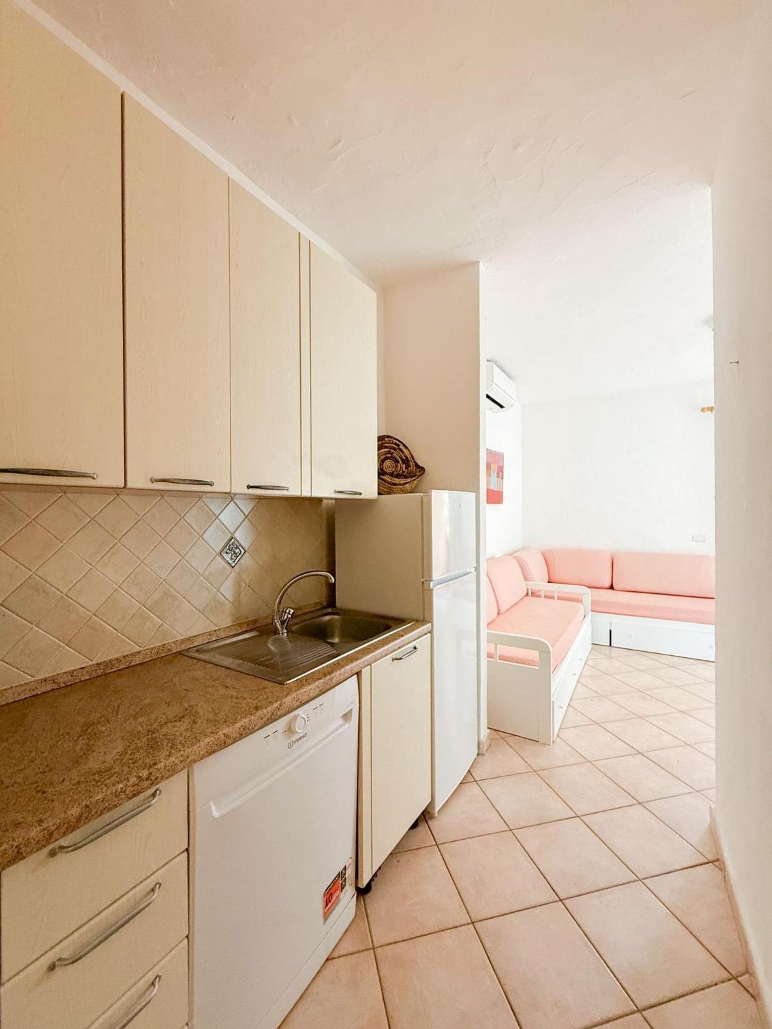 One-Bedroom Apartment with Sea View photo 3