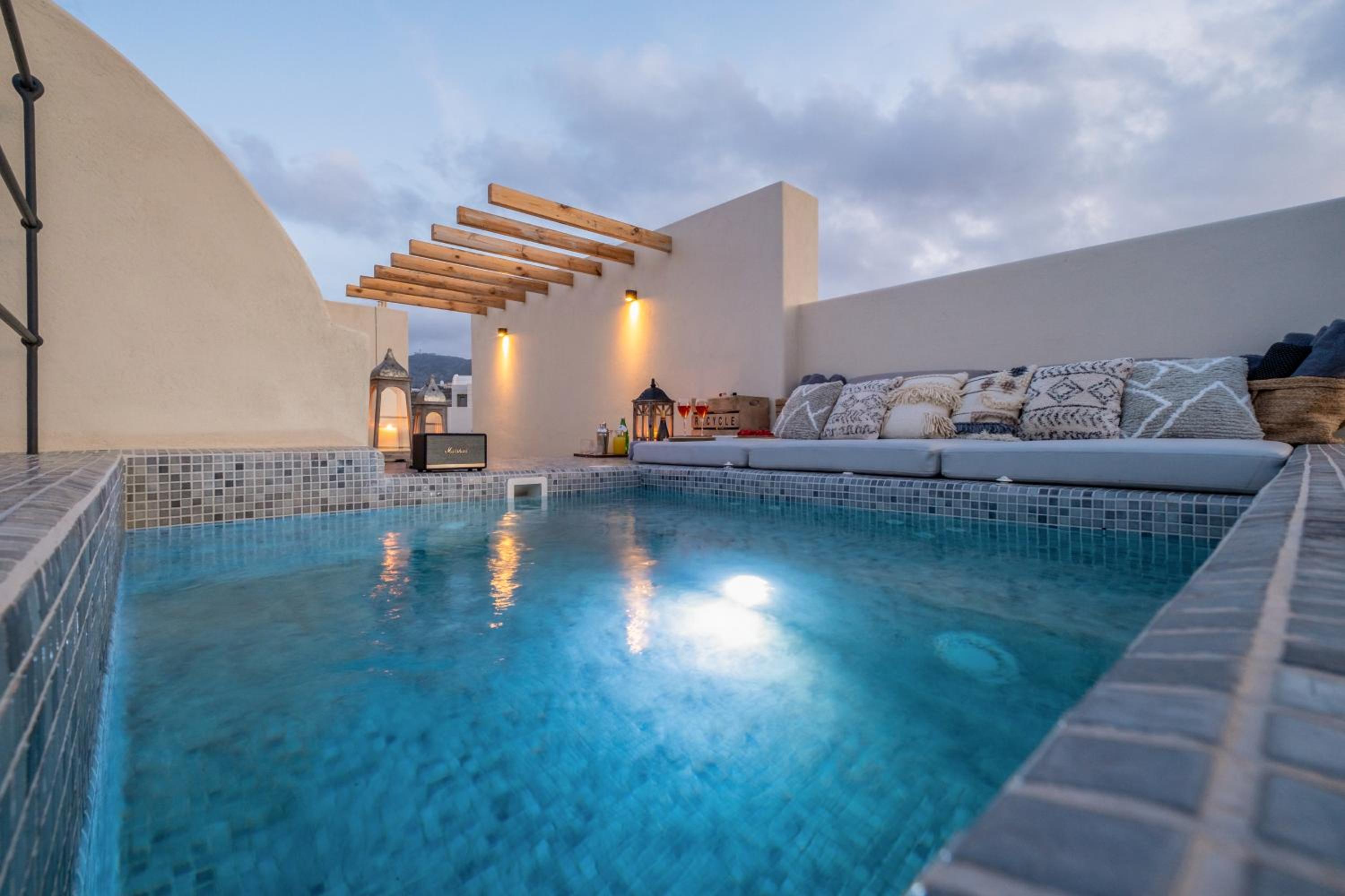Two-Bedroom Apartment with Balcony and Terrace photo 1