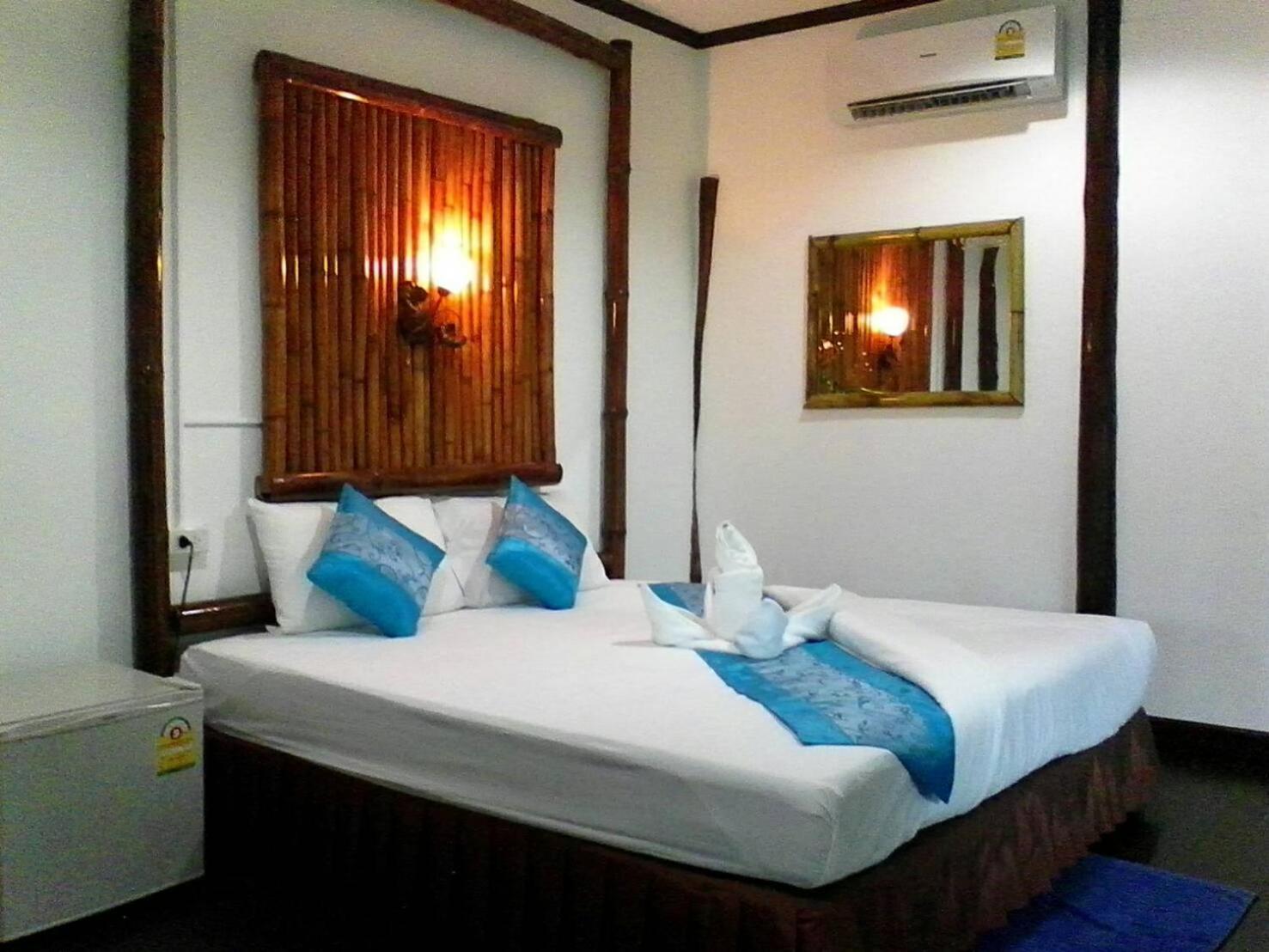 Deluxe Double Or Twin Room With Pool View