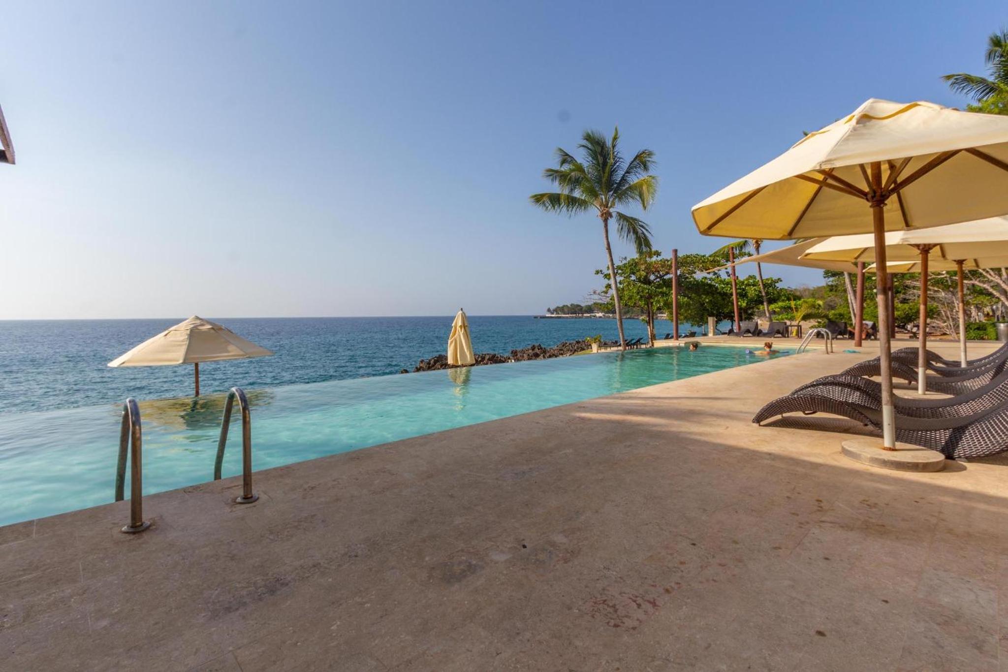 Suite with Pool View