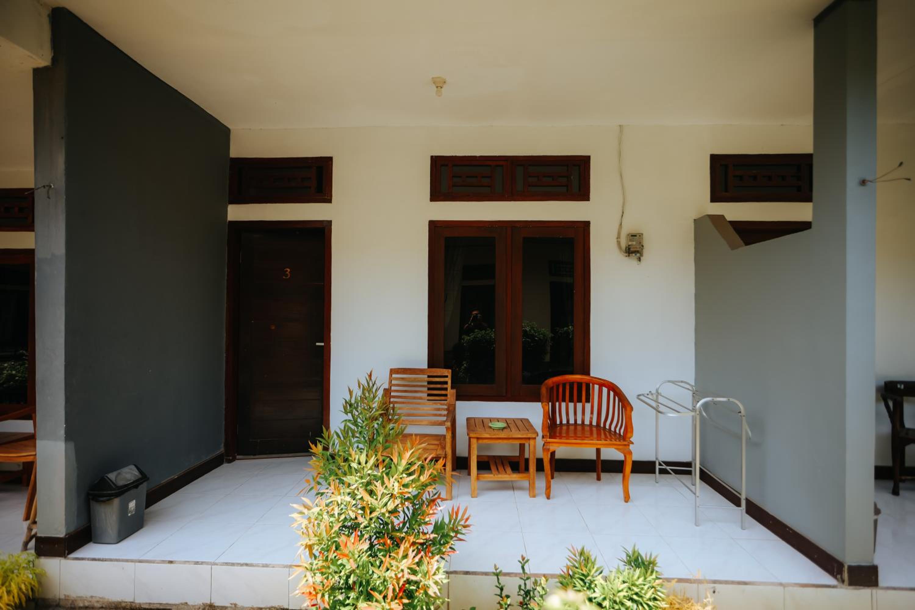 Standard Double Room - Photo 11