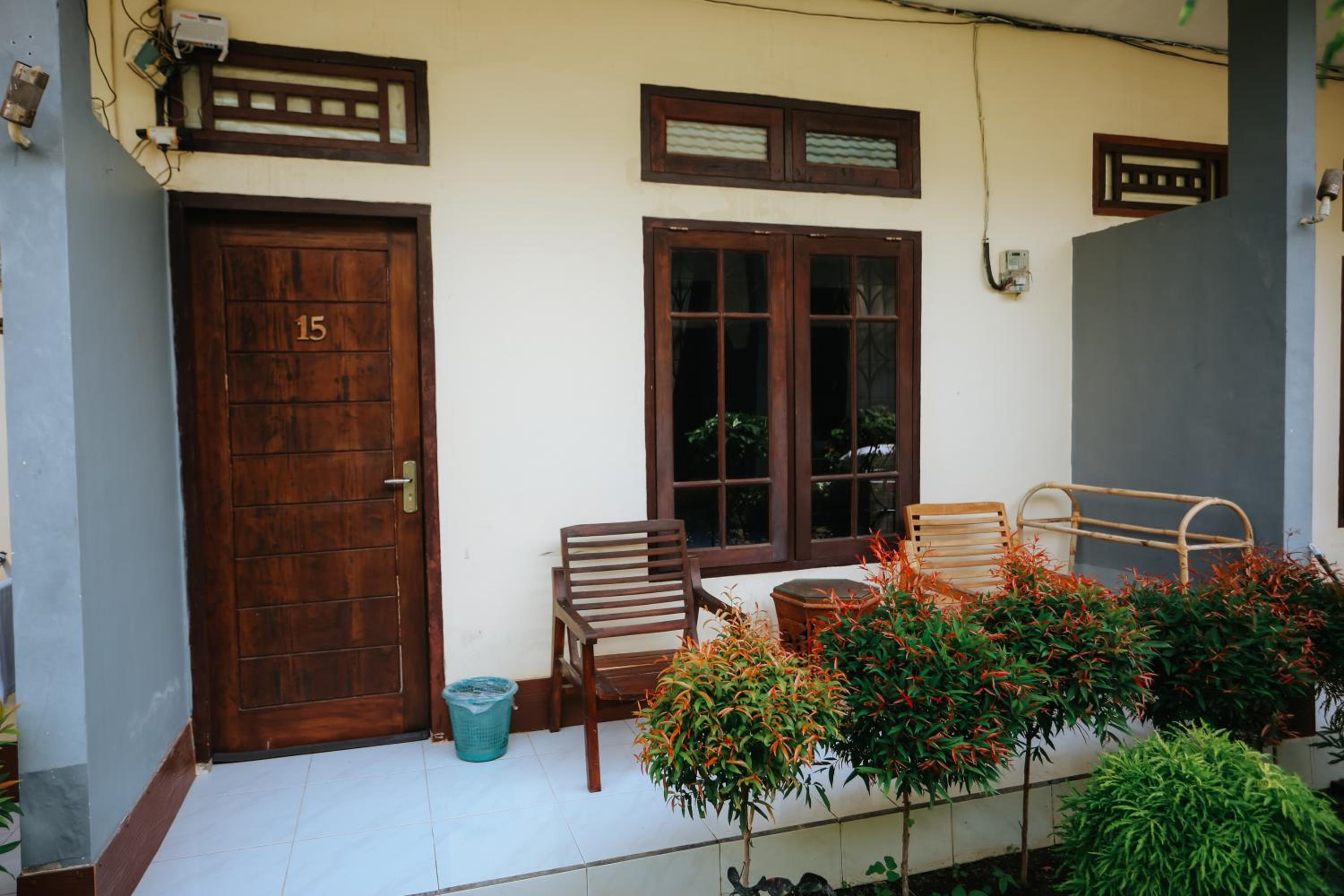 Standard Double Room - Photo 13