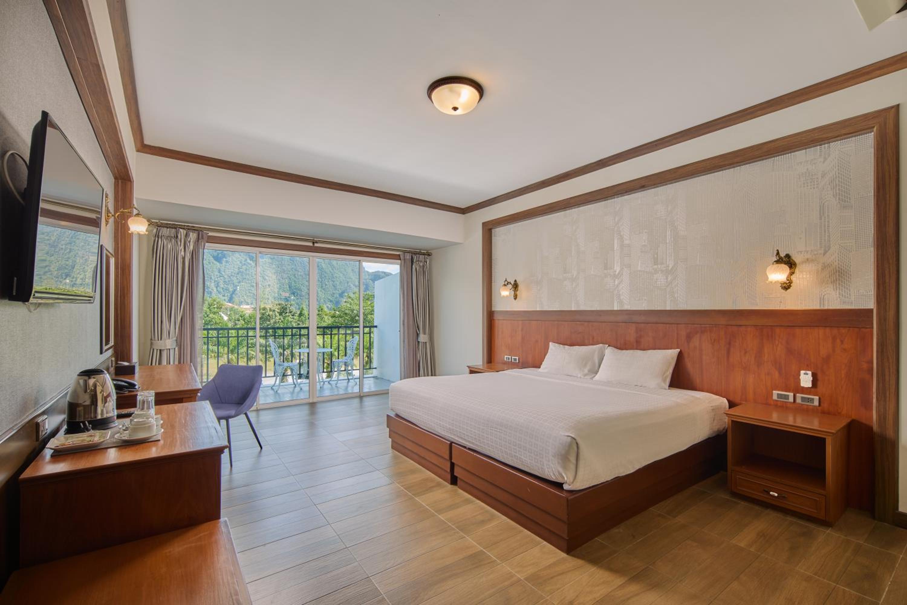 Deluxe Double or Twin Room with Balcony photo 1