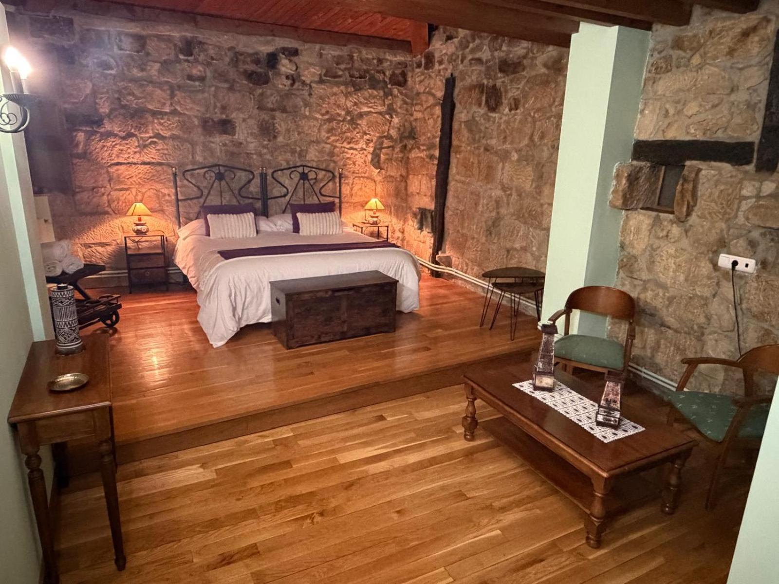 Deluxe Double Room with Shower