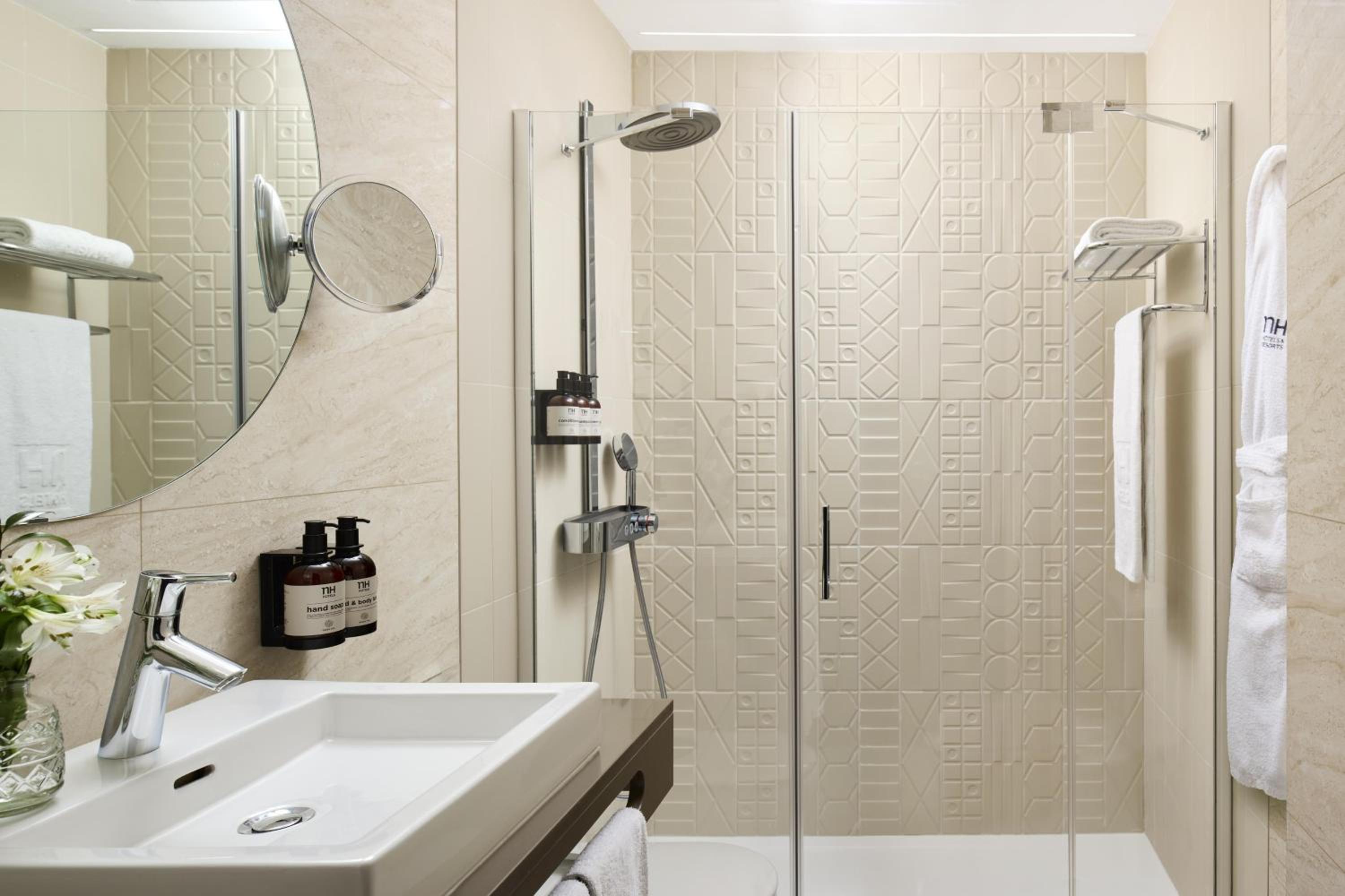 Superior New Style Room with Terrace - Photo 4