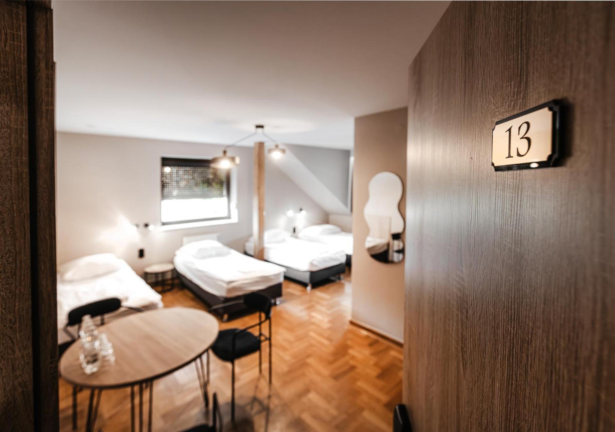 Quadruple Room - Photo 8