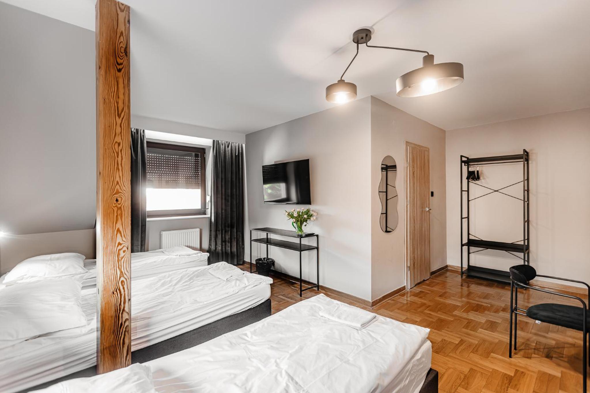Quadruple Room - Photo 1