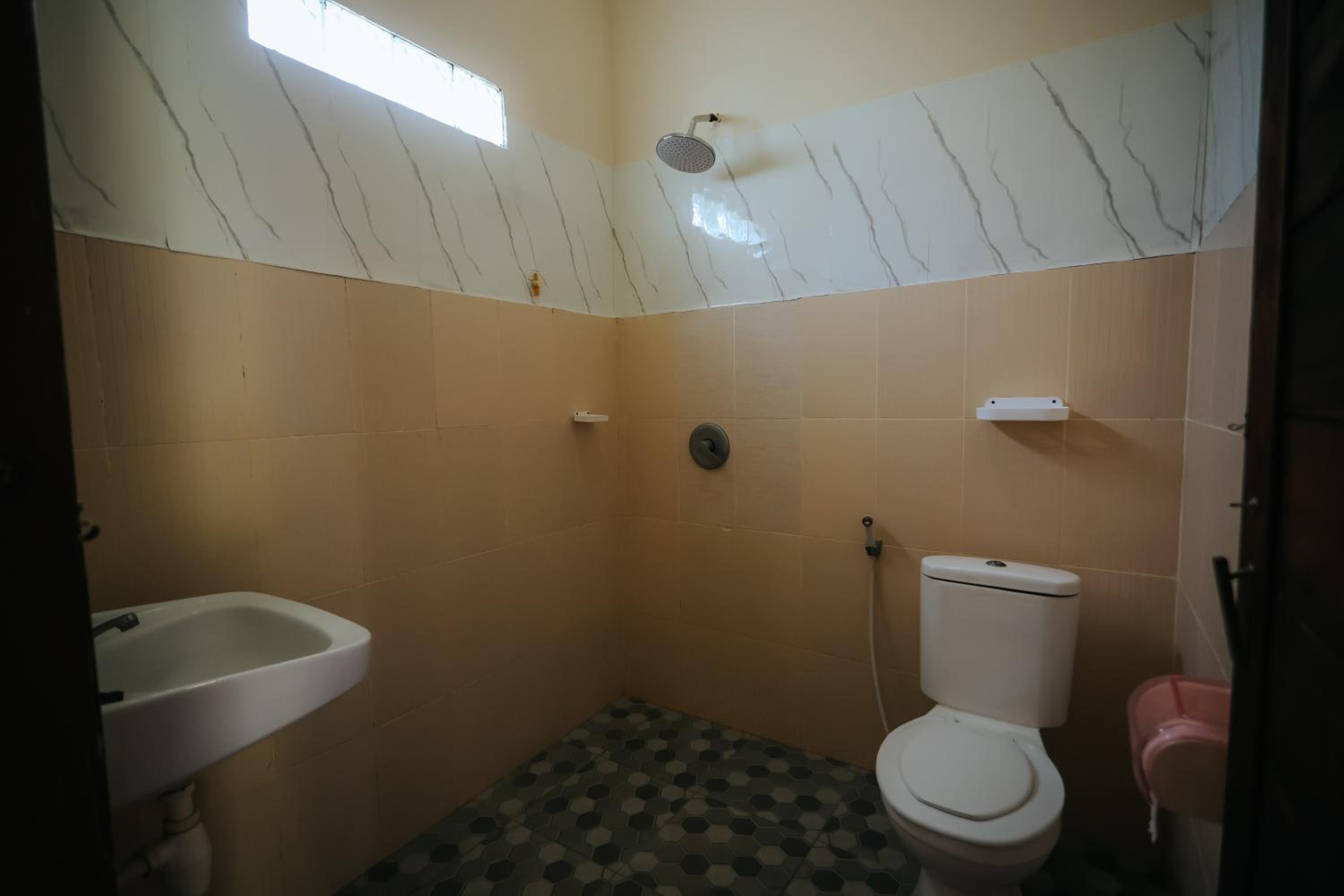 Standard Double Room - Photo 6