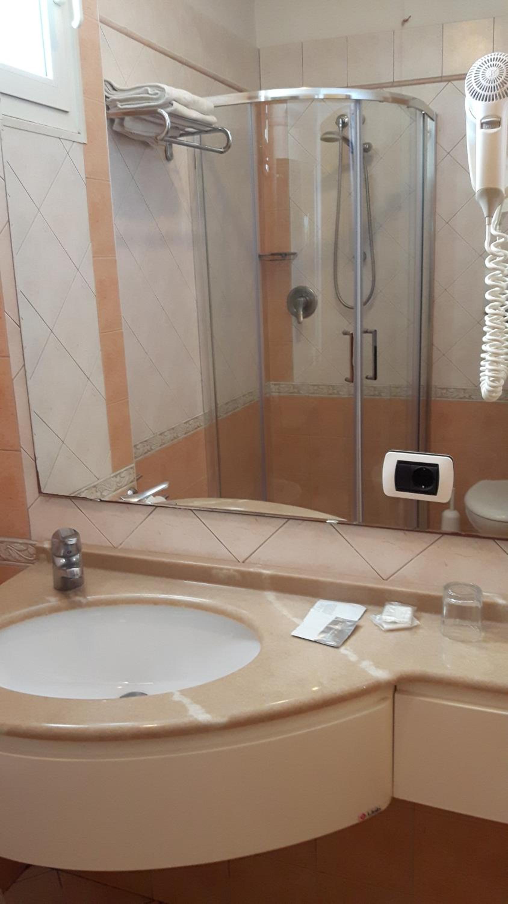Double or Twin Room photo 2