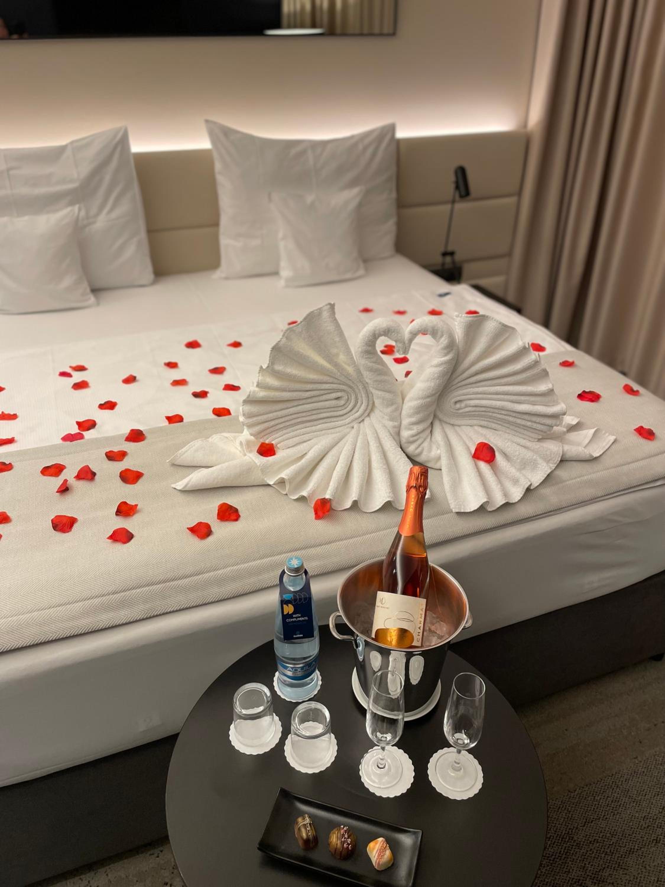 Valentine's Special Offer - Executive Double Room - Photo 1