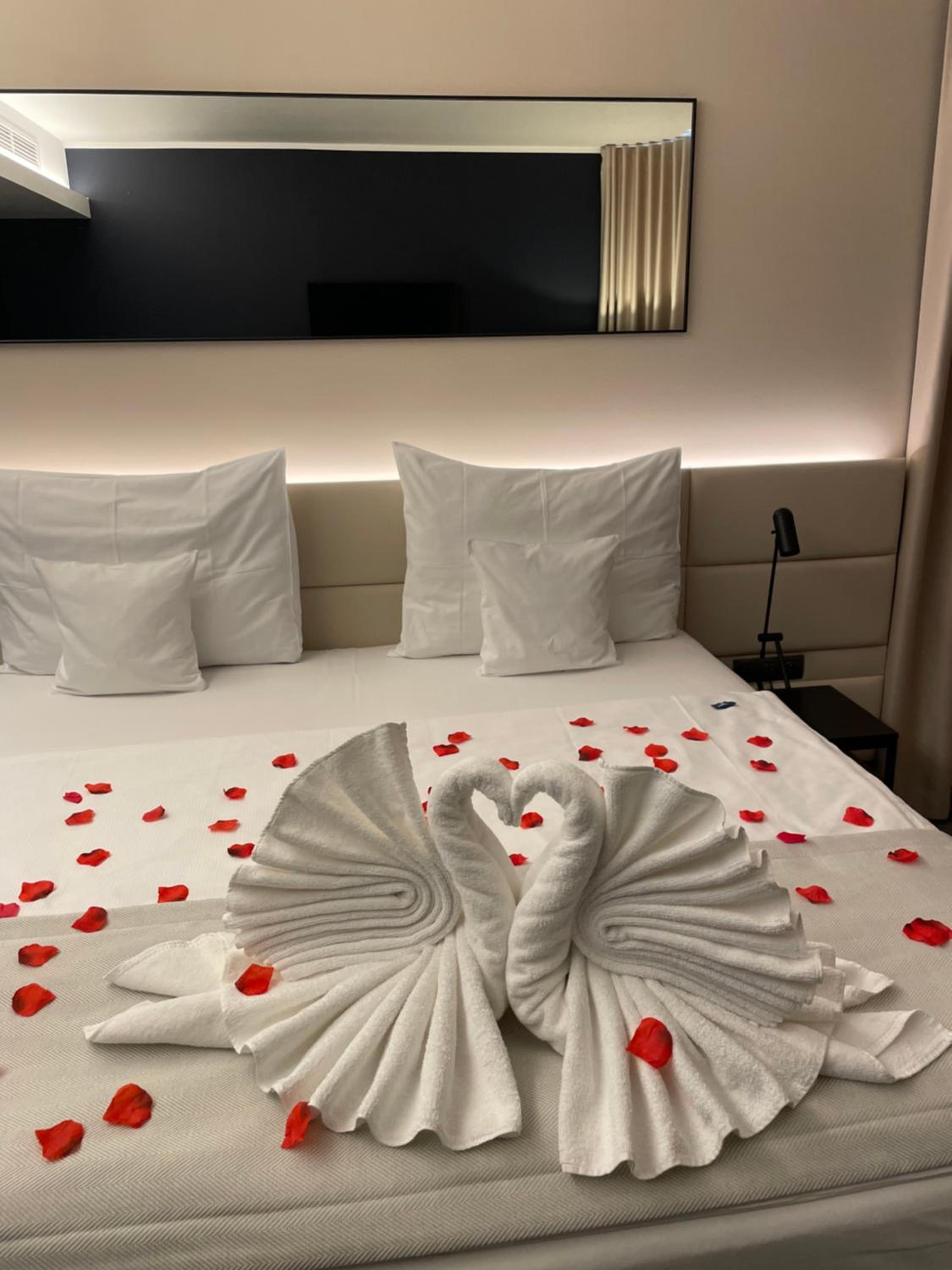 Valentine's Special Offer - Executive Double Room - Photo 2
