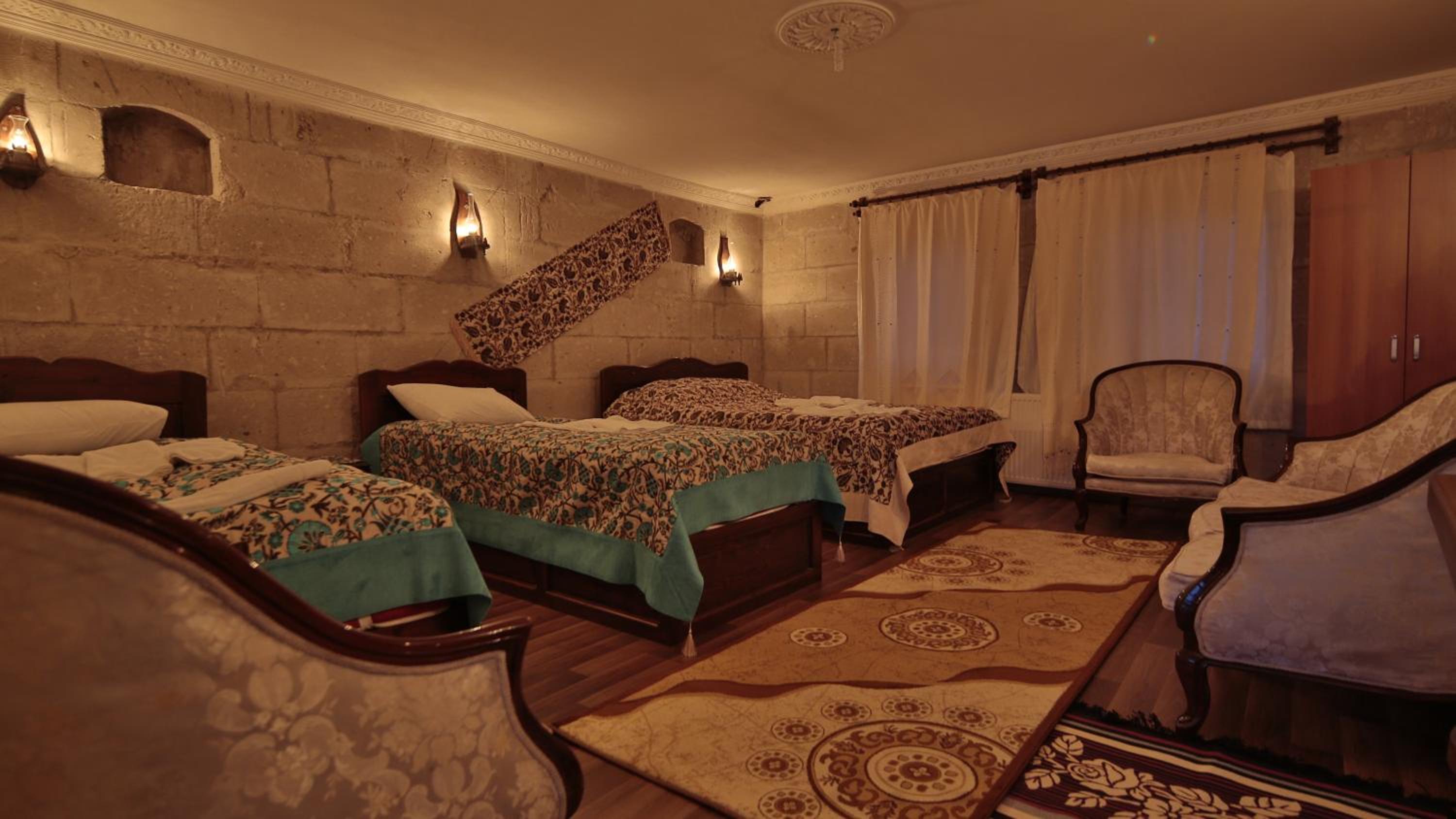 Deluxe Family Suite